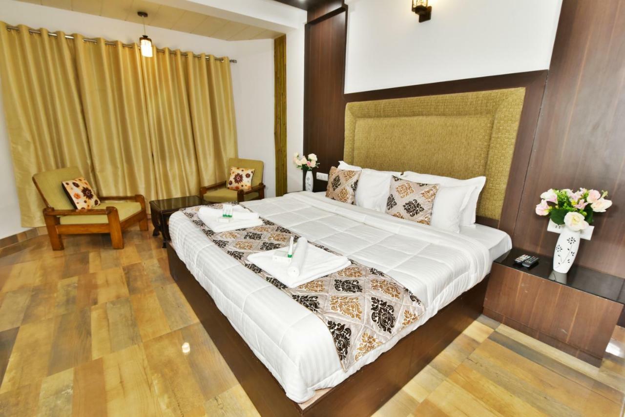 Kapoor By Dls Hotel