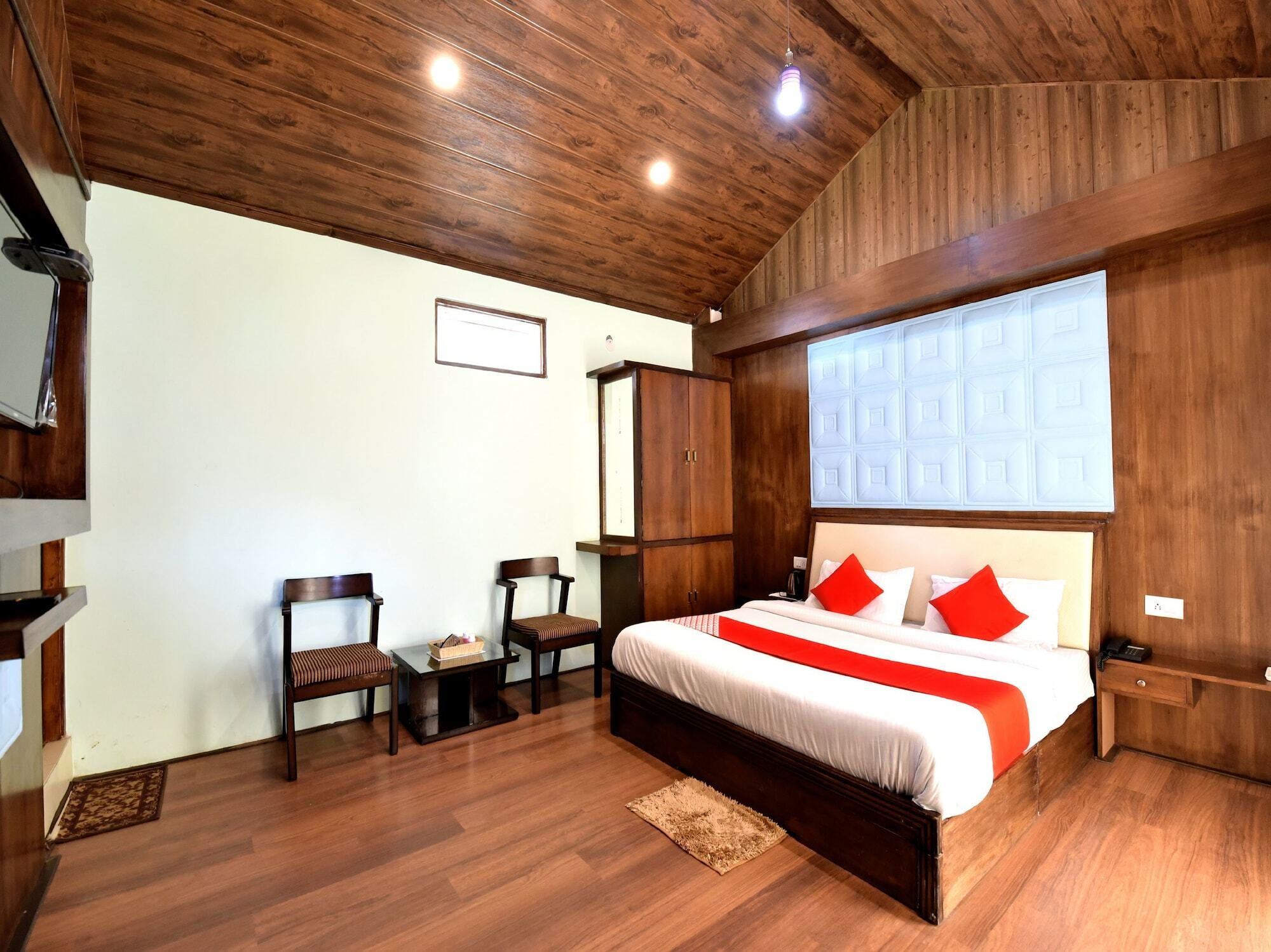 Oyo 13364 Scenic View Naggar Road Apartment