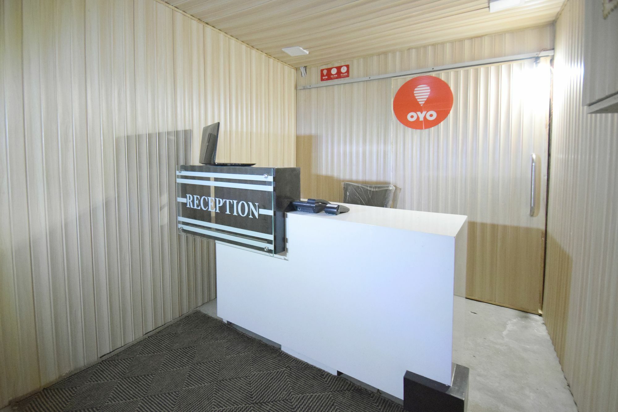 Oyo 11580 6th Element Hotel