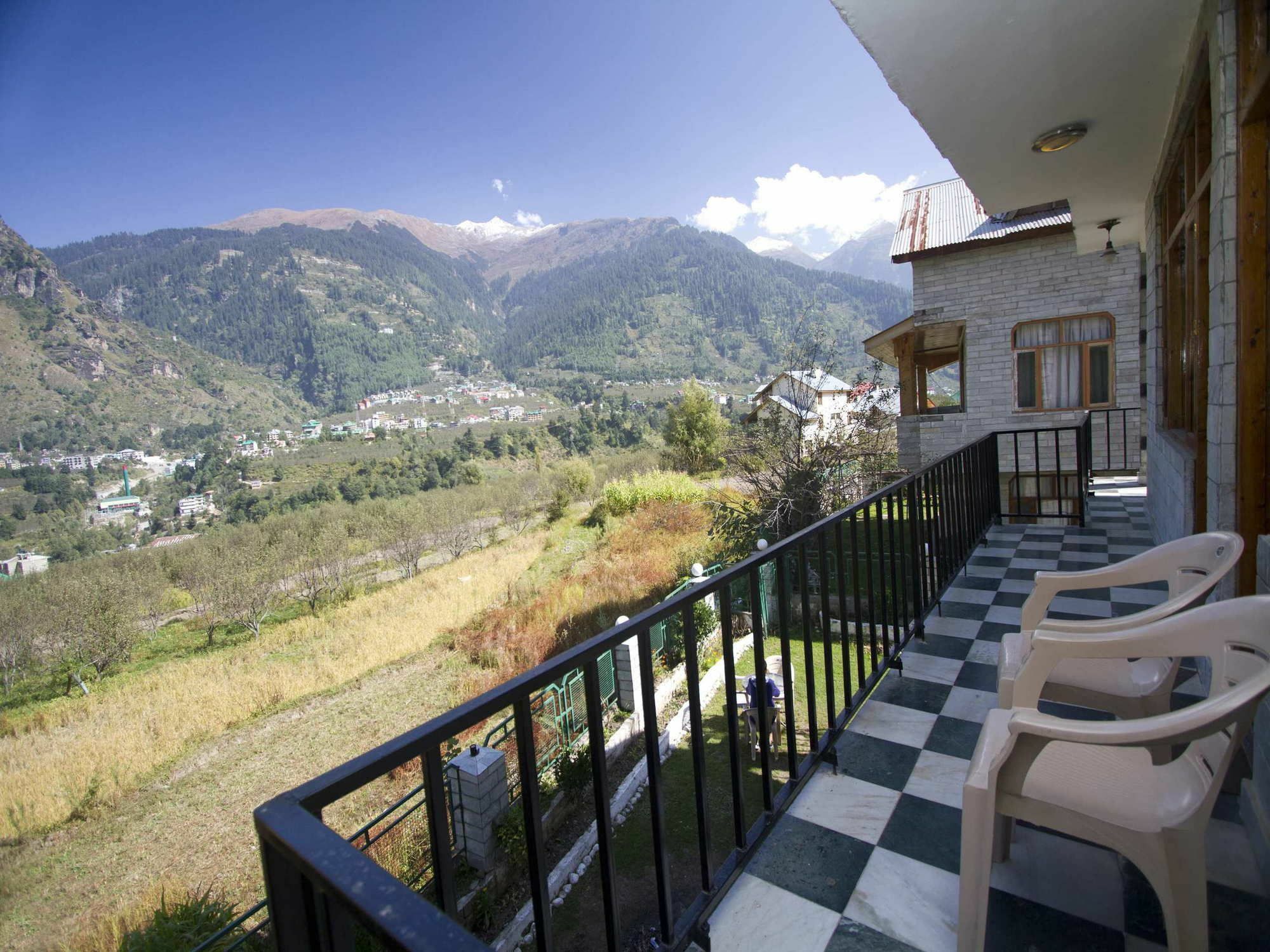 Oyo 1882 Mountain View Hotel Manali (Himachal Pradesh)