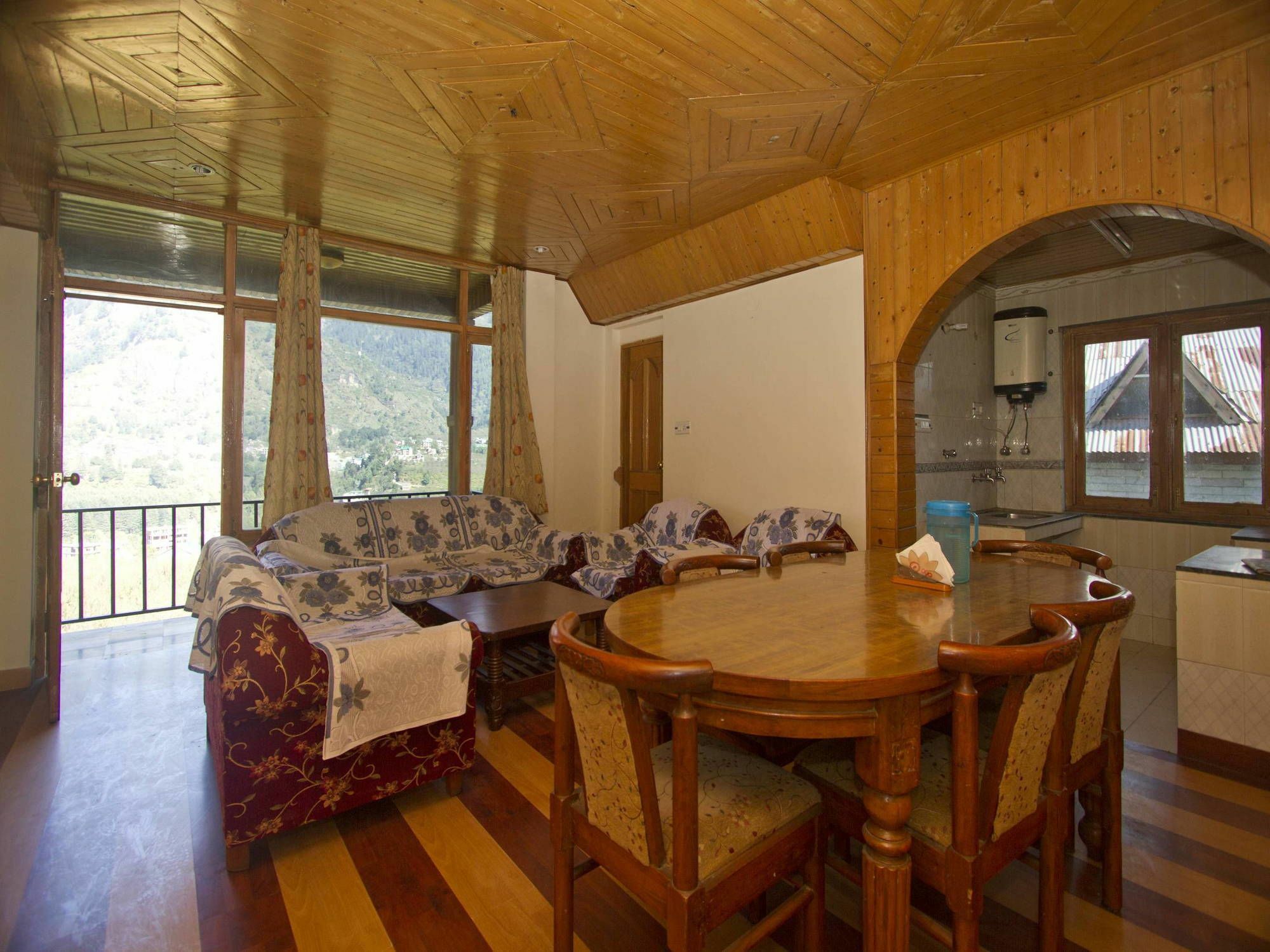 Hotel Oyo 1882 Mountain View Manali (Himachal Pradesh)