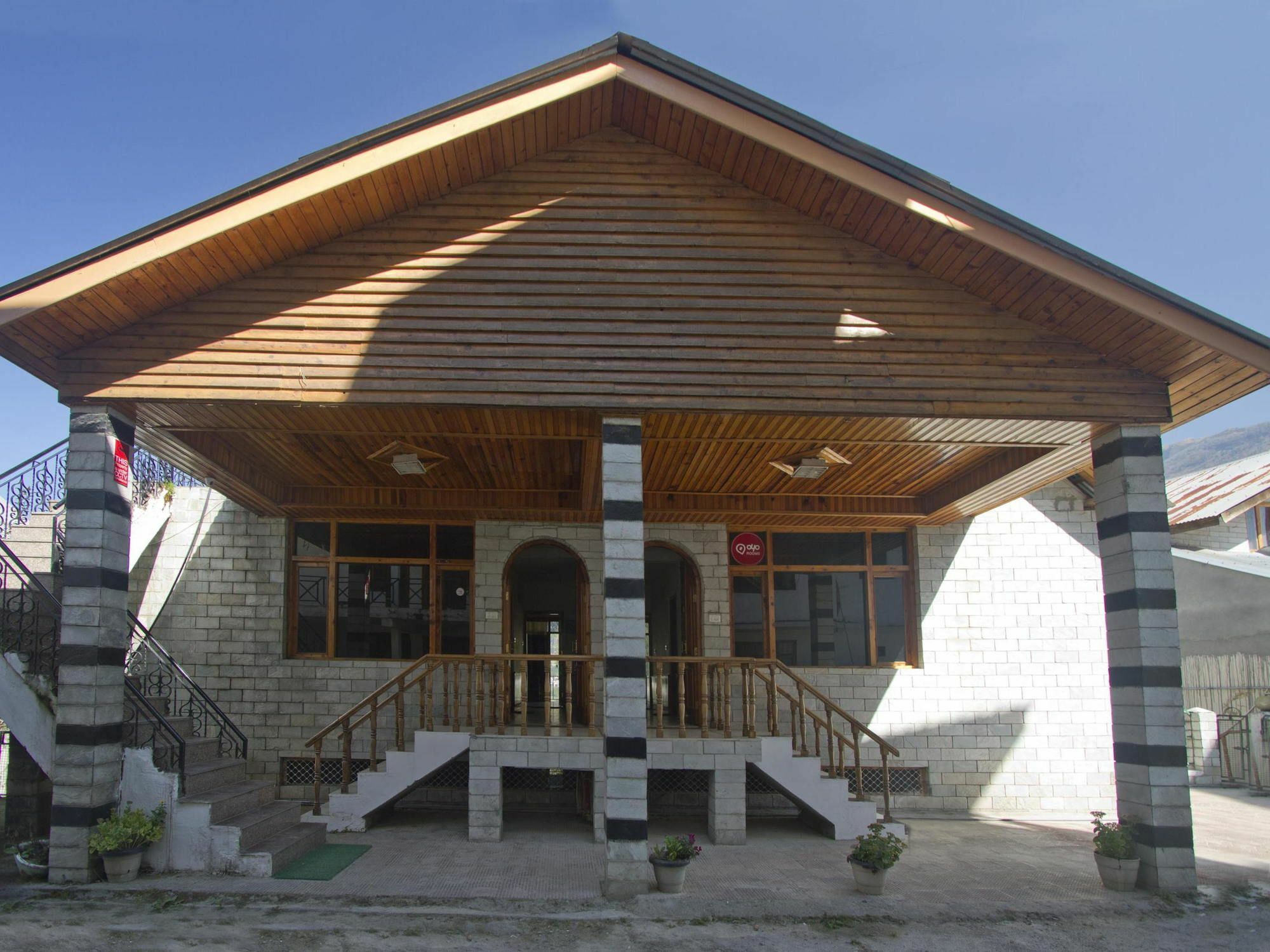 Oyo 1882 Mountain View Hotel Manali (Himachal Pradesh)