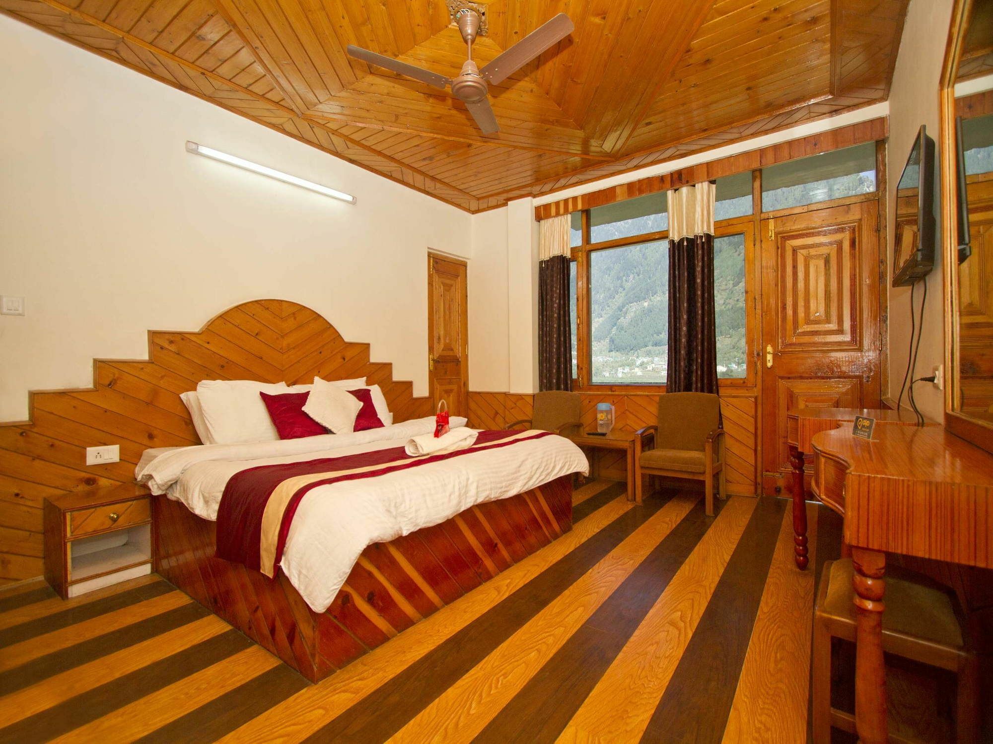 Oyo 1882 Mountain View Manali (Himachal Pradesh)