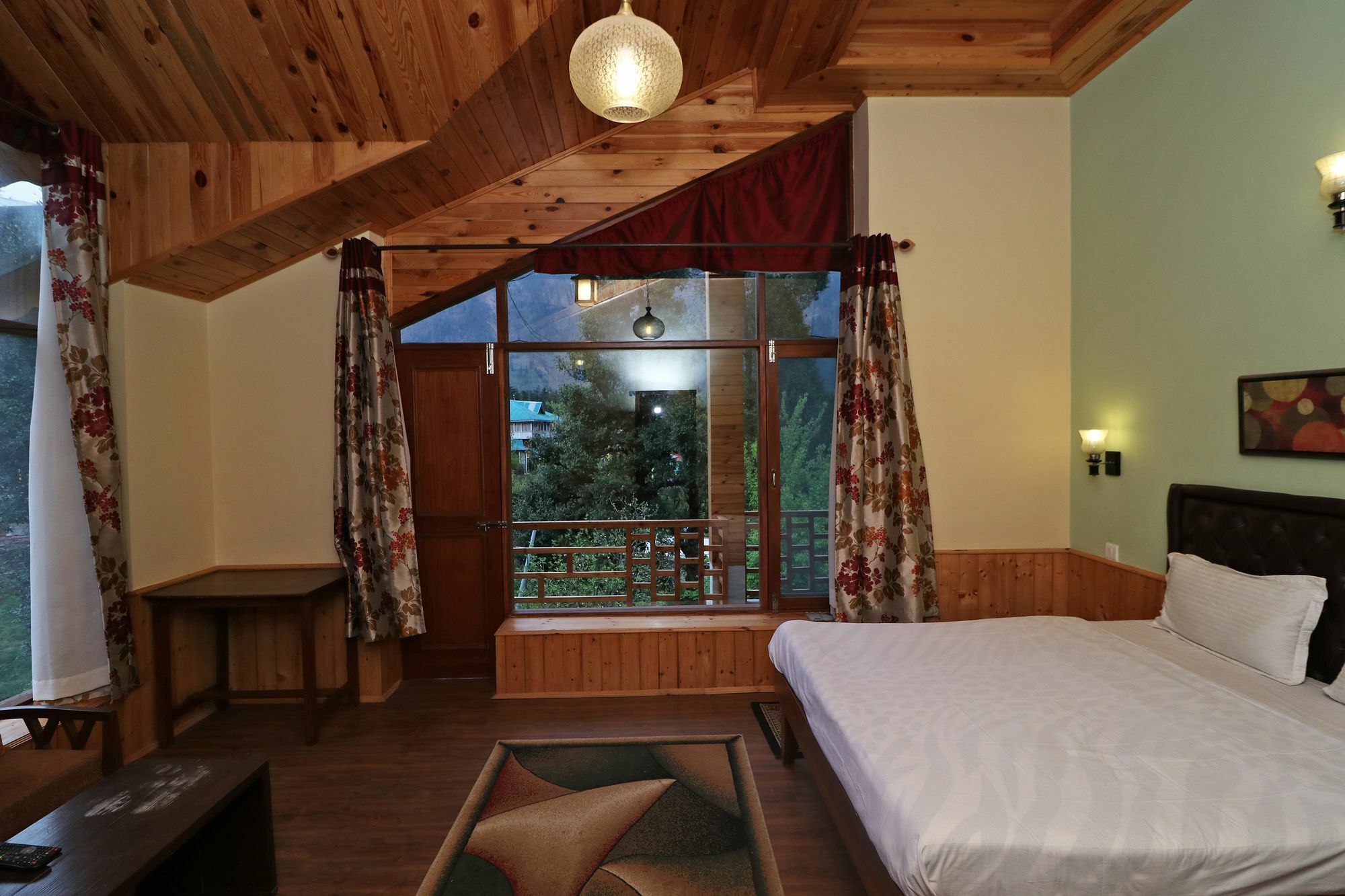 Oyo 13611 Bliss And Blossom Apartment *