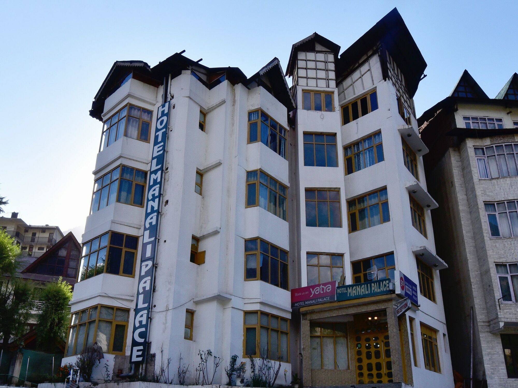 Oyo 19766 Palace Hotel 3*