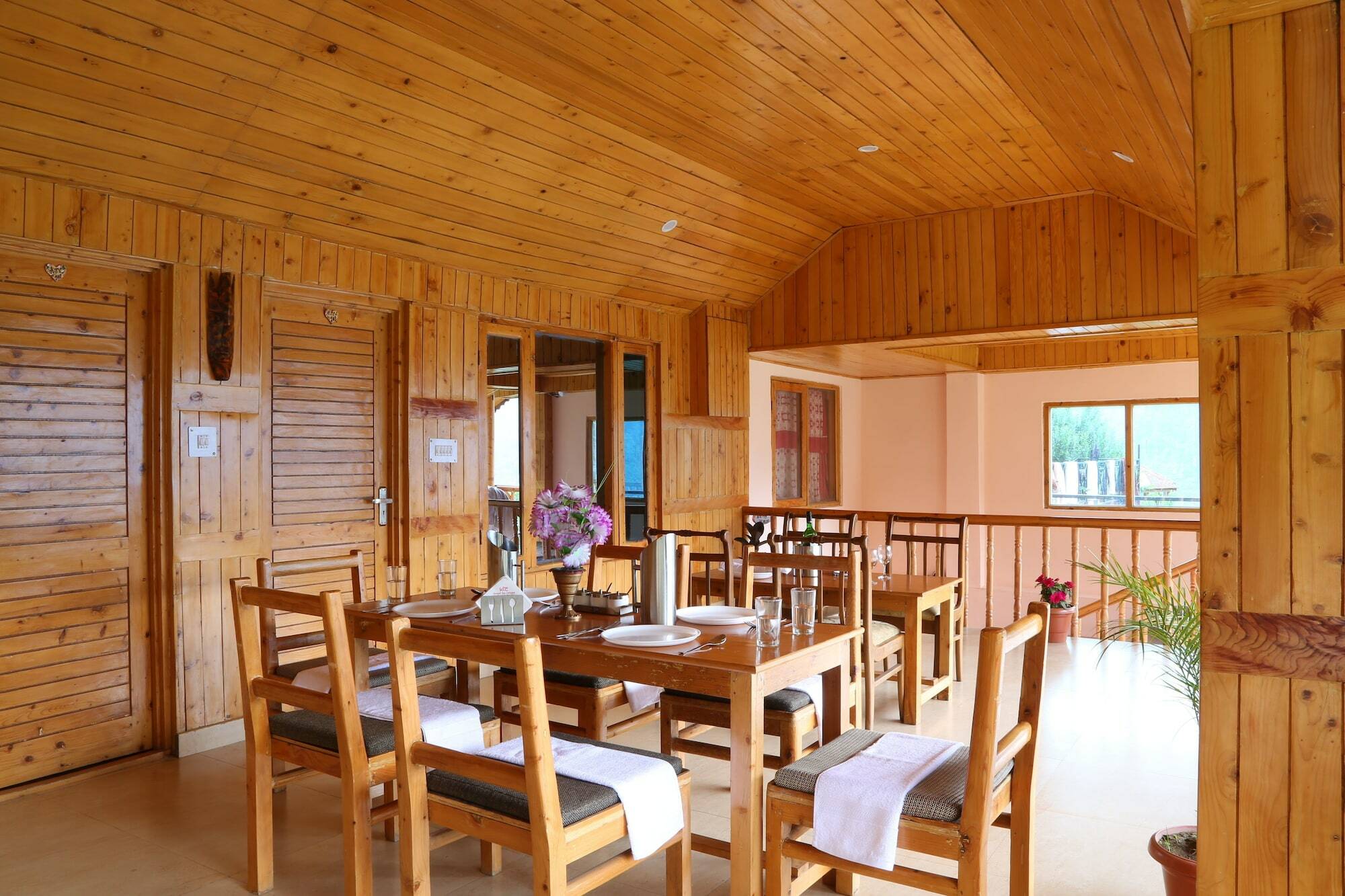 Hotel Kanyal Height