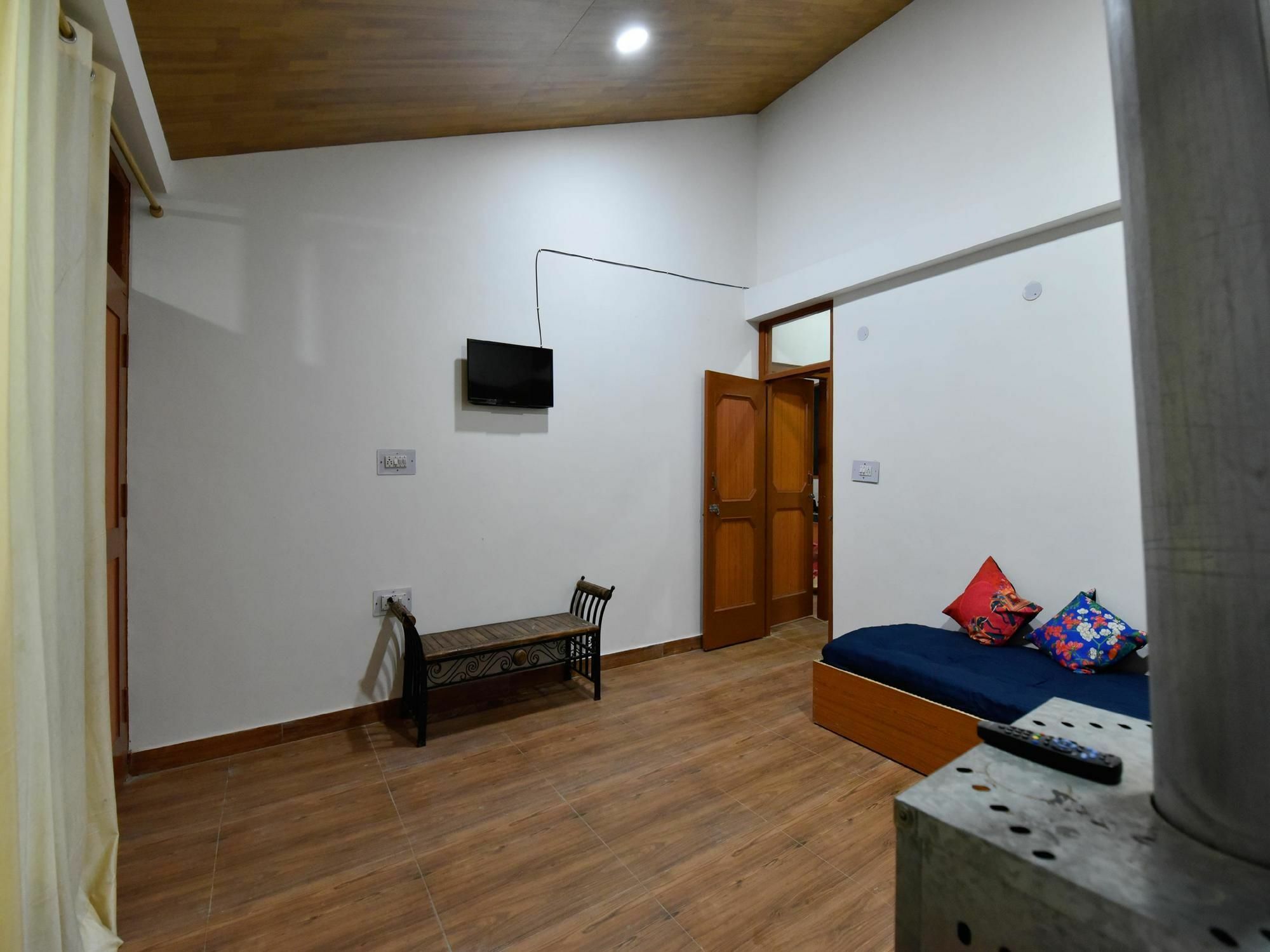 Oyo 13458 Modern 1bhk Prini