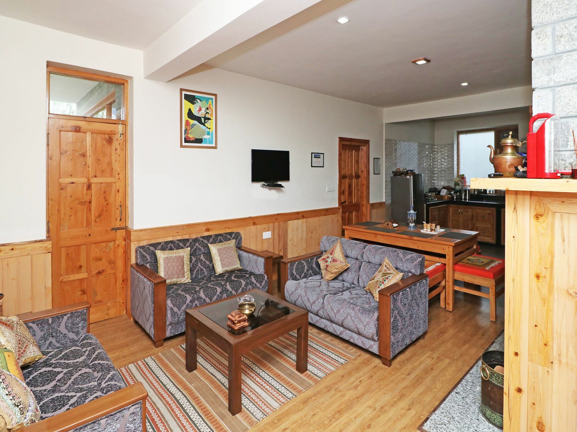 Oyo 13875 Luxury 3bhk Hill View Apartment Manali (Himachal Pradesh)