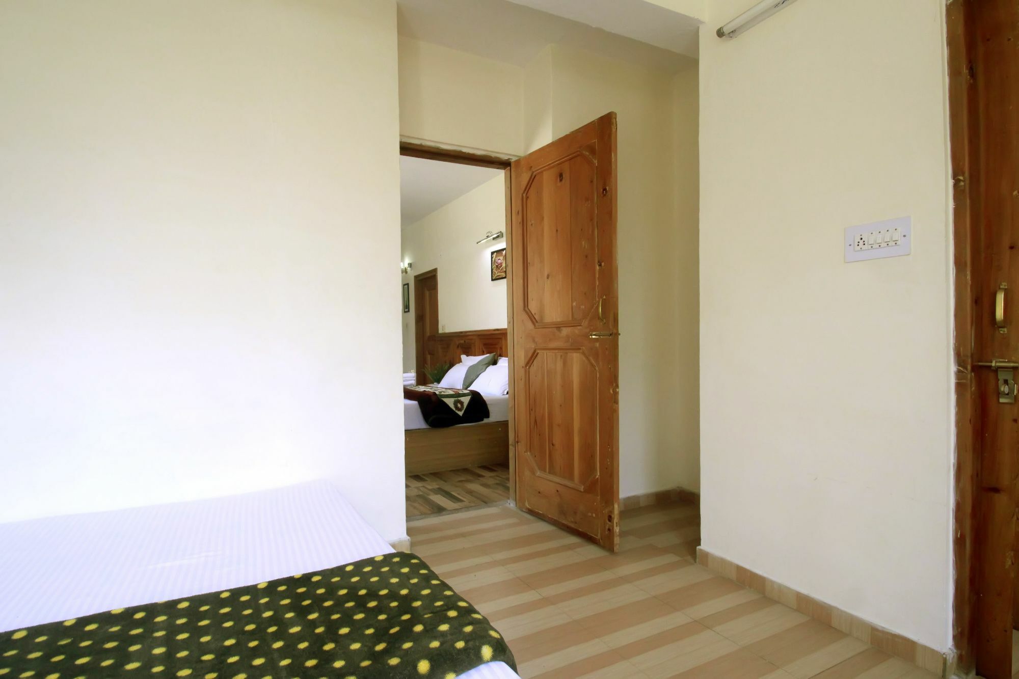 Chandertal Hotel 3*
