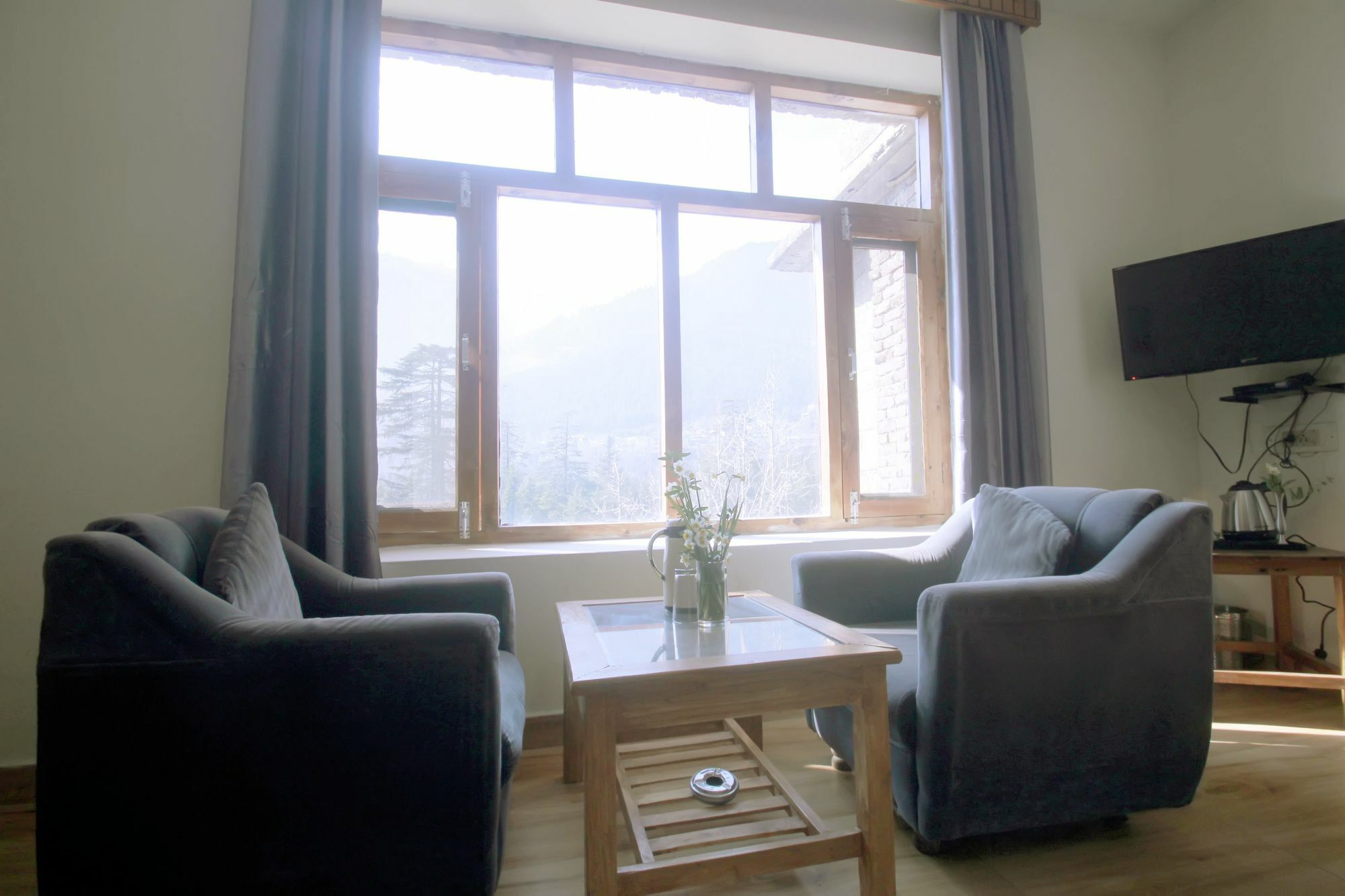 Chandertal Hotel Manali (Himachal Pradesh)