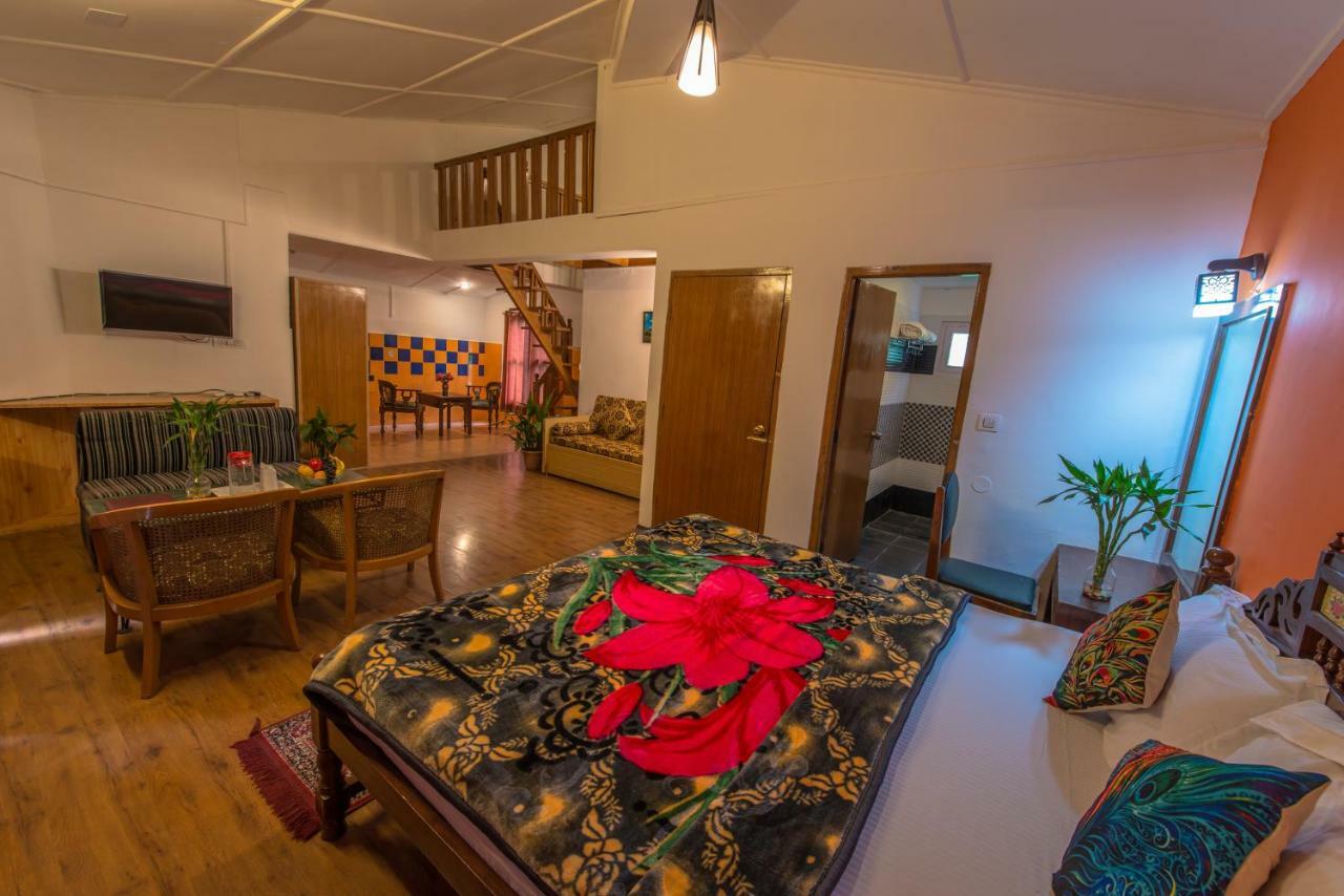 D'chalet Hotel