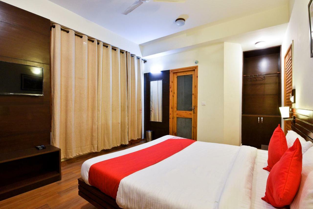 Hotel Oyo 13705 Lonchenpa Manali (Himachal Pradesh)