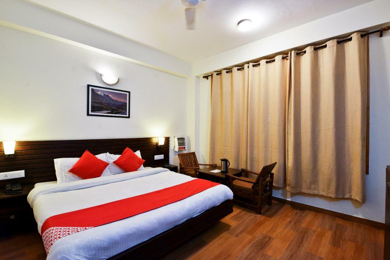 Oyo 13705 Lonchenpa Manali (Himachal Pradesh)