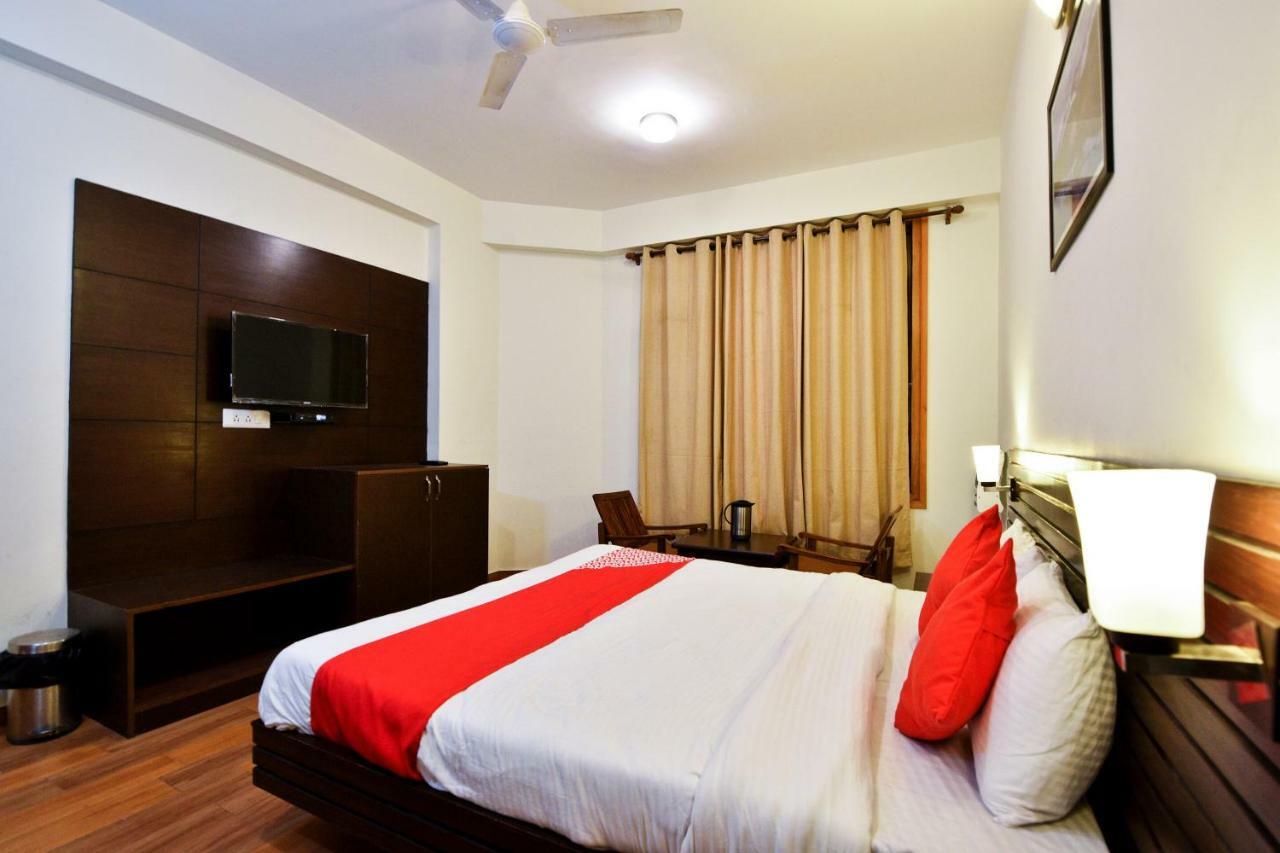 Oyo 13705 Lonchenpa Hotel 3*