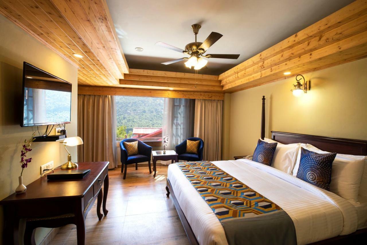 Hotel Regenta By Riverside 4*