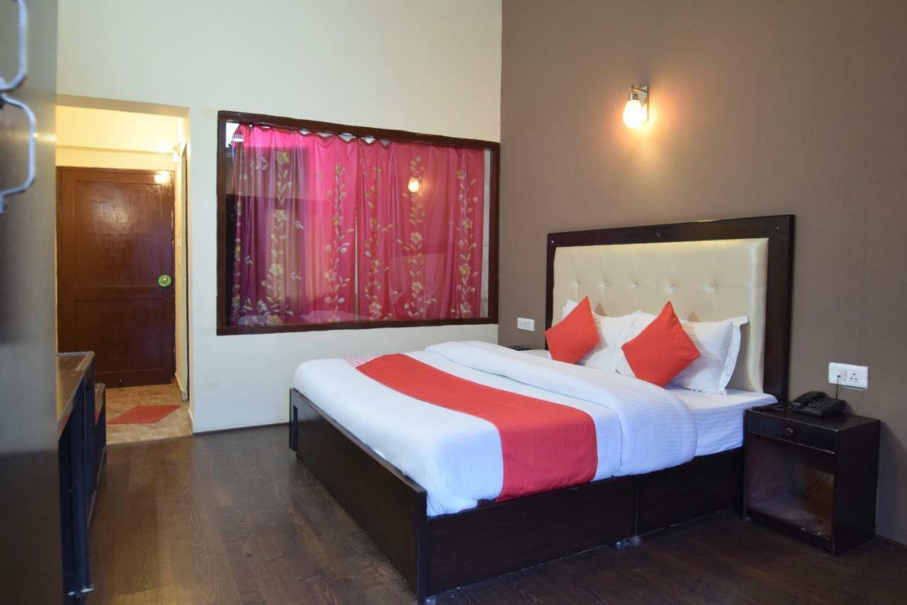 Hotel Oyo 10186 Holidays 3*