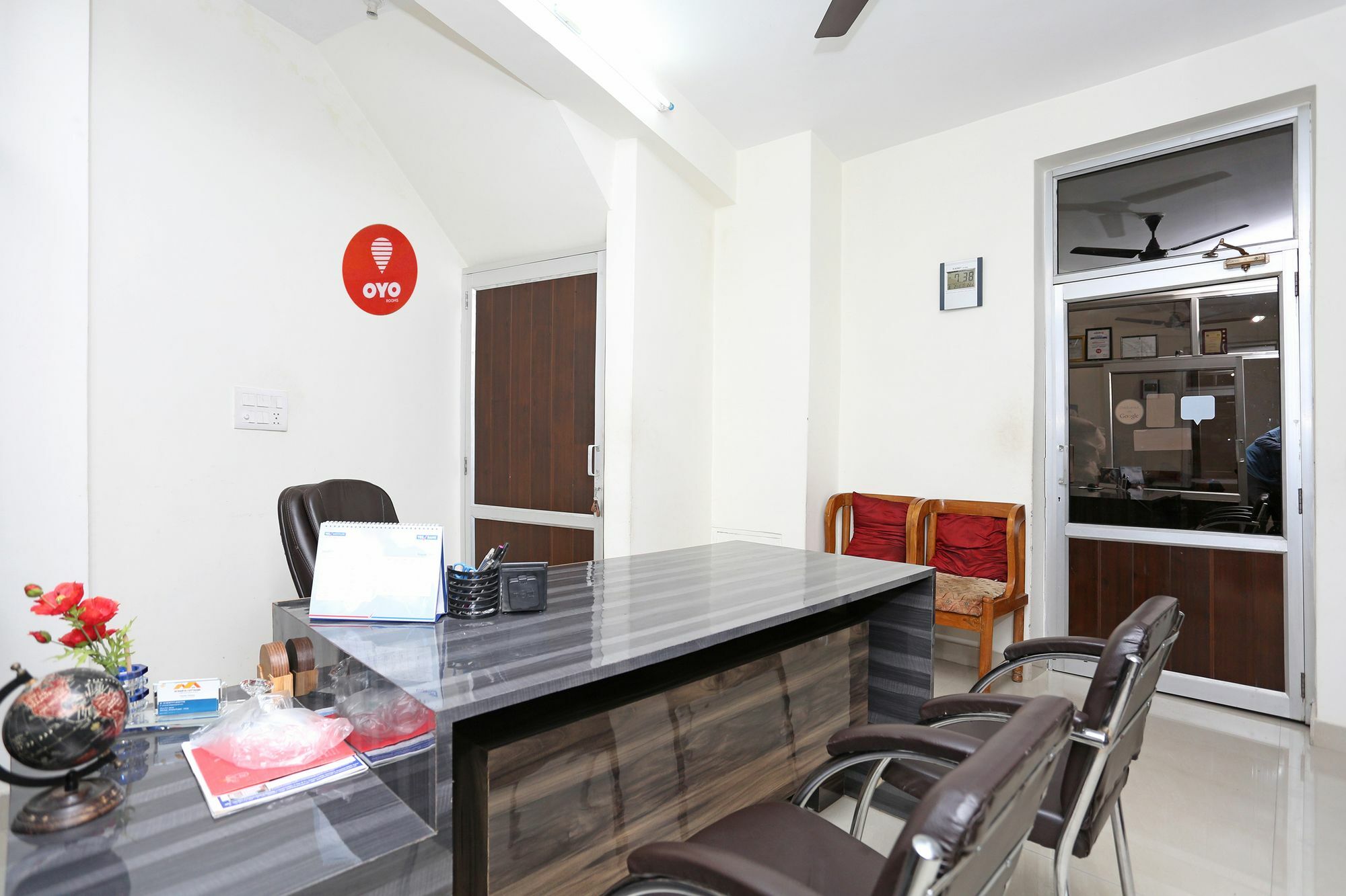 Bed & Breakfast Oyo 7138 Acharya 2*