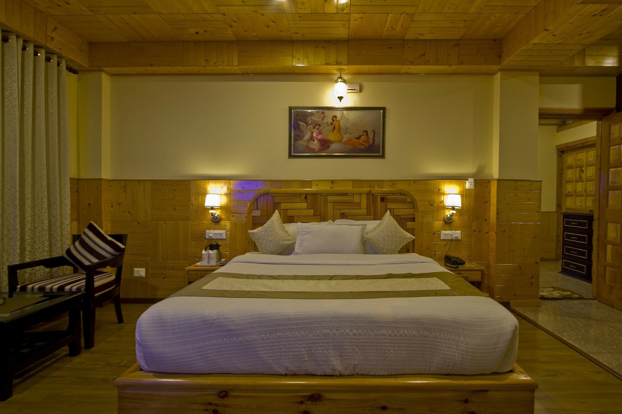 Hotel Foghills Manali (Himachal Pradesh)
