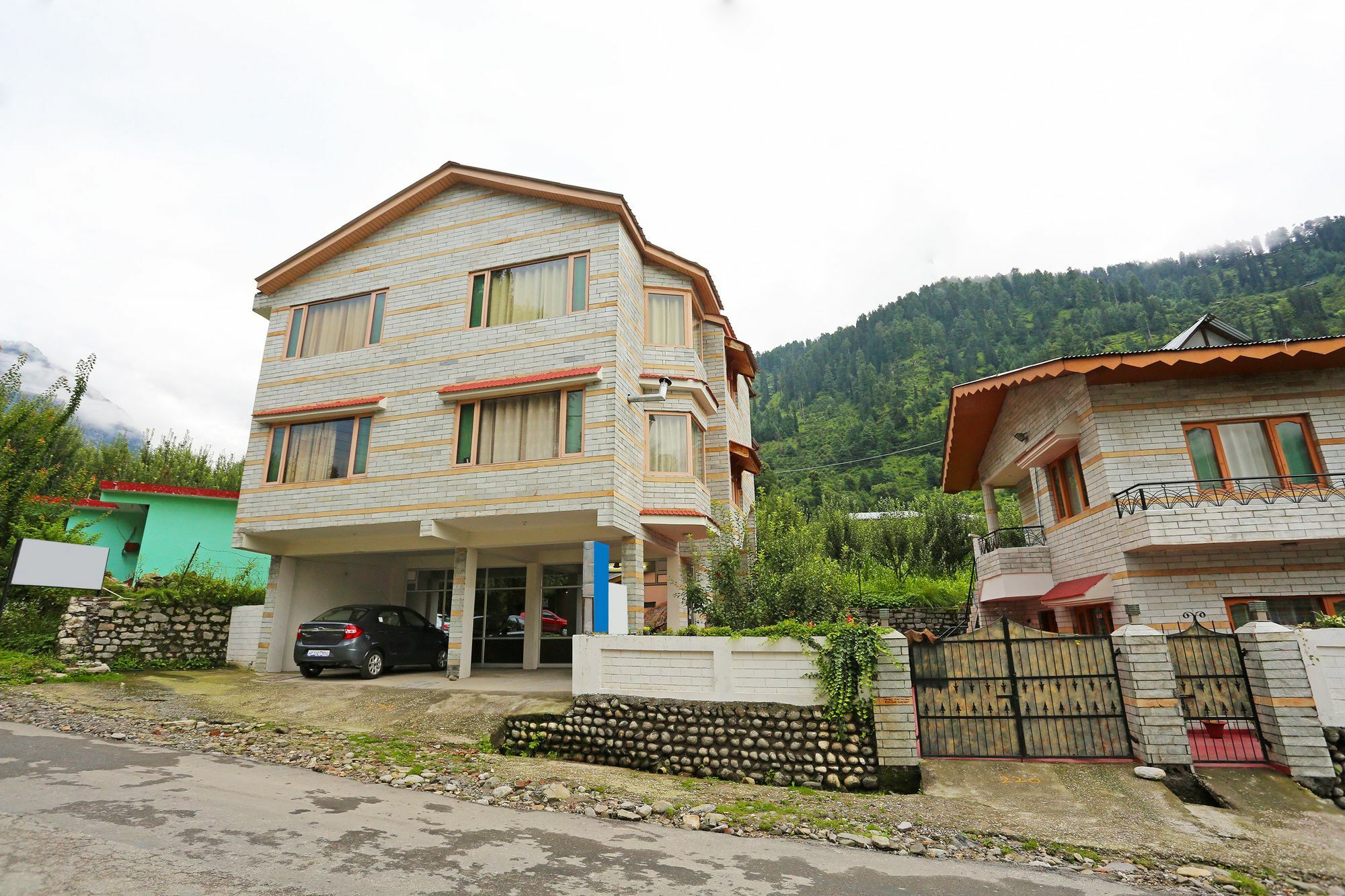 Oyo 7138 Acharya
