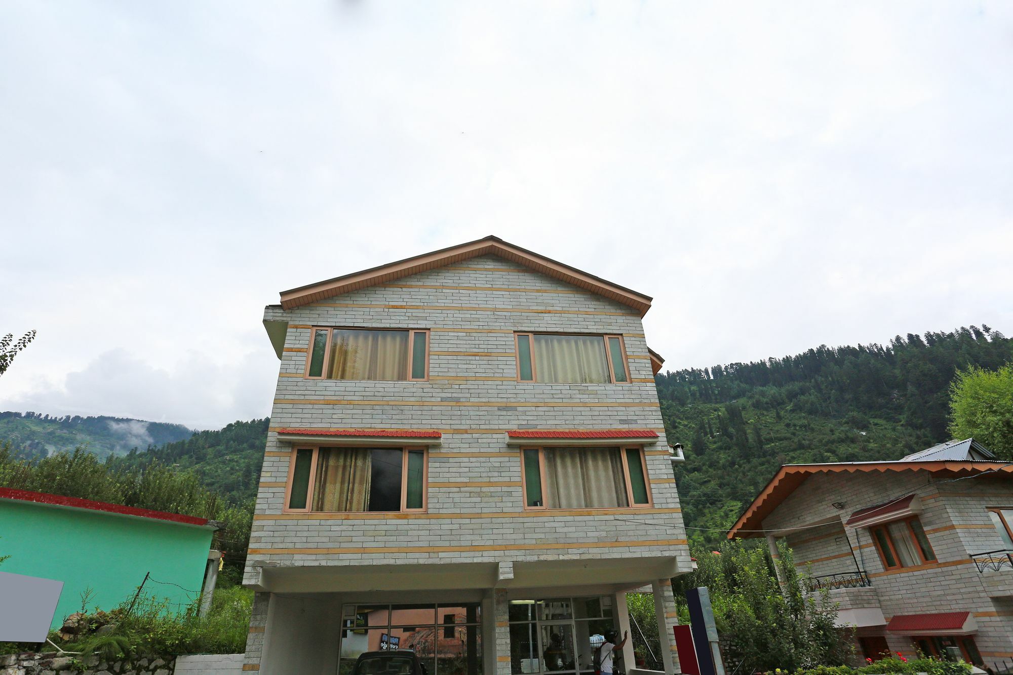 Oyo 7138 Acharya Manali (Himachal Pradesh)