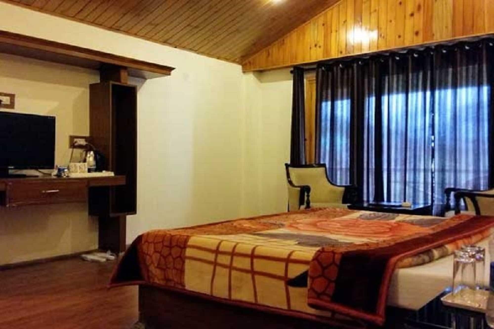 Hotel Himalayan Nomad Cottage, ! 2 Bedroom Independent ! Personal Lawn Every ! Parking ! Scenic Mountains View ! Spacious !