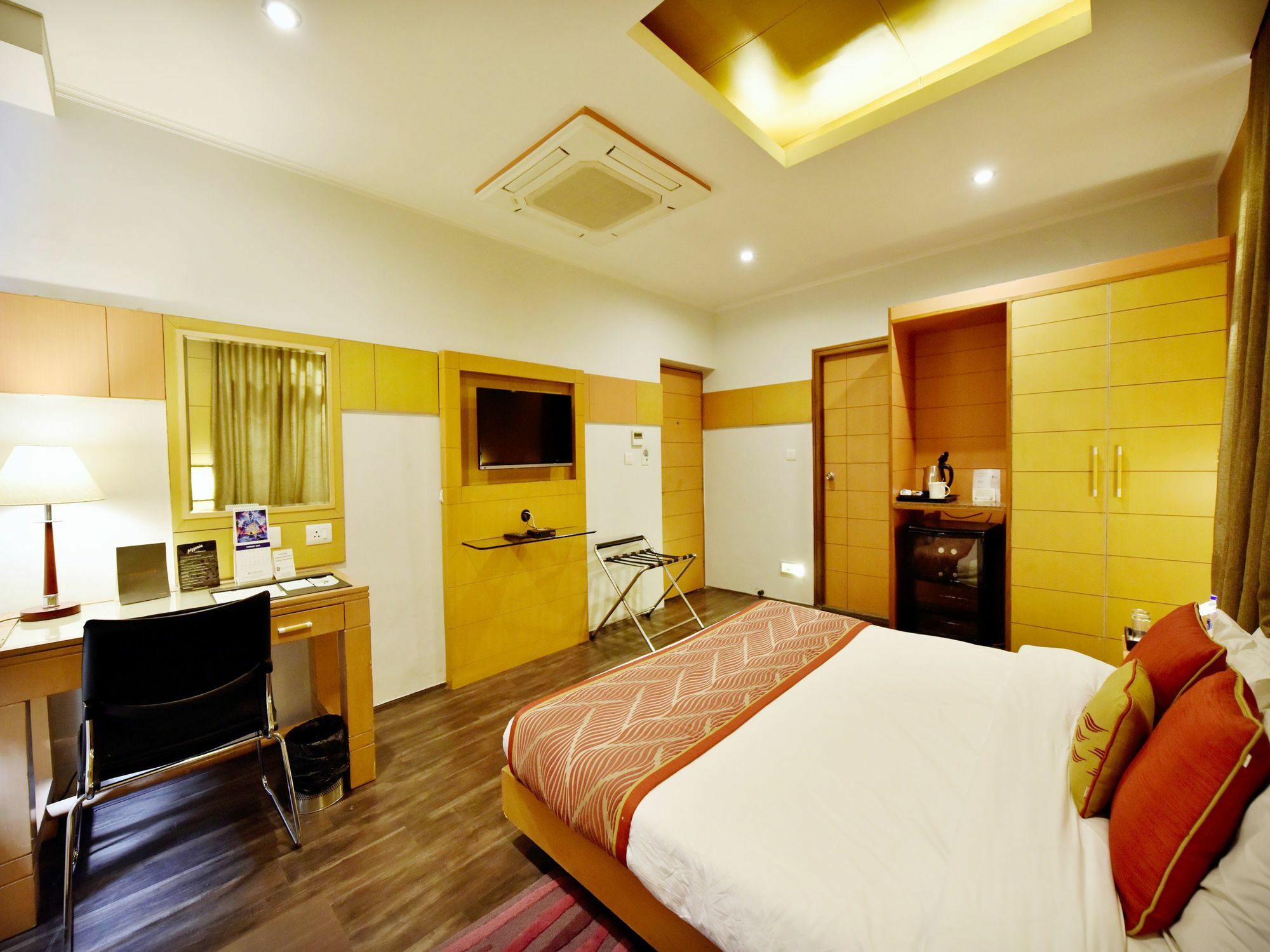 Oyo 12325 River Country Hotel