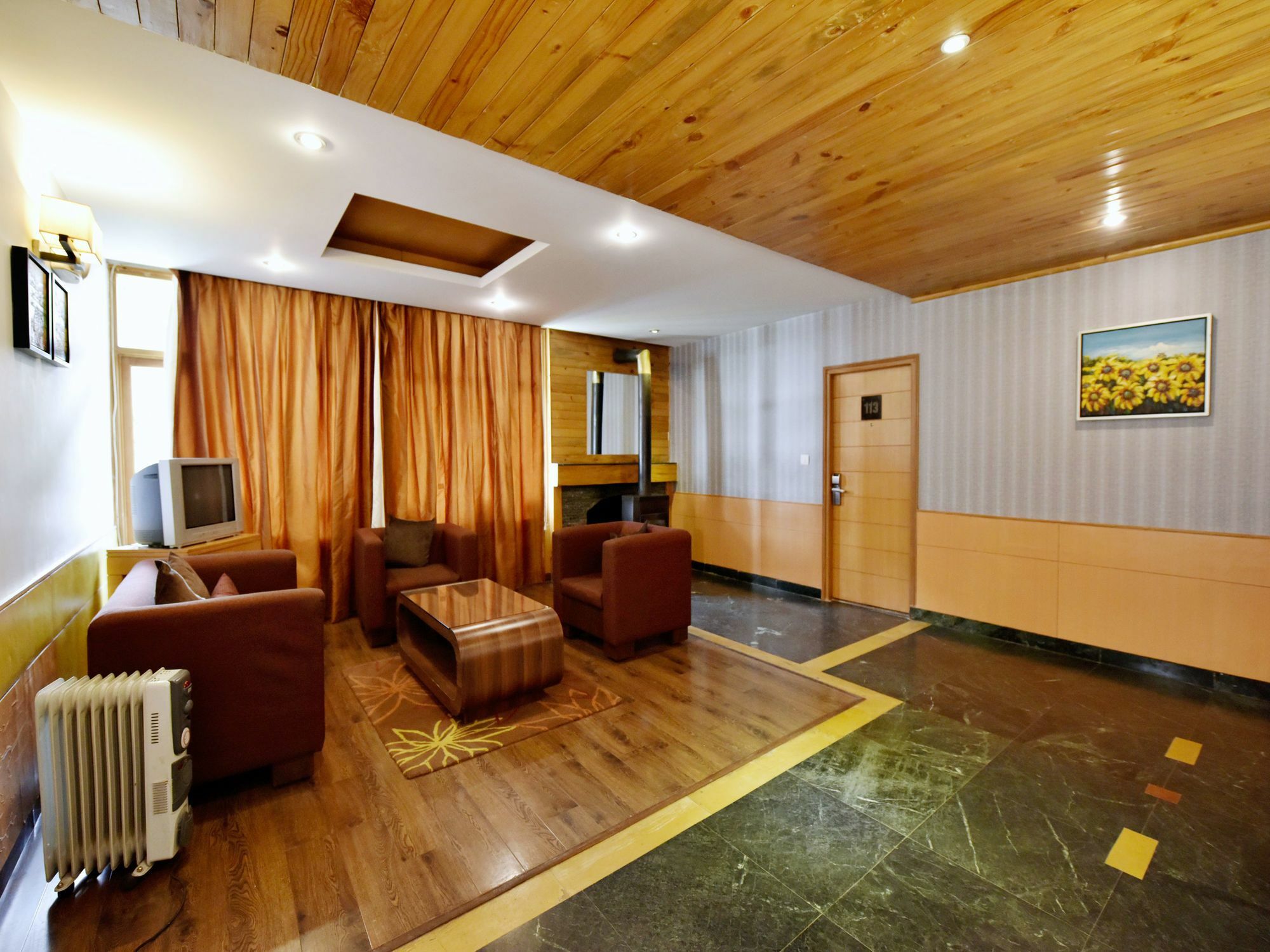 Oyo 12325 River Country 3*