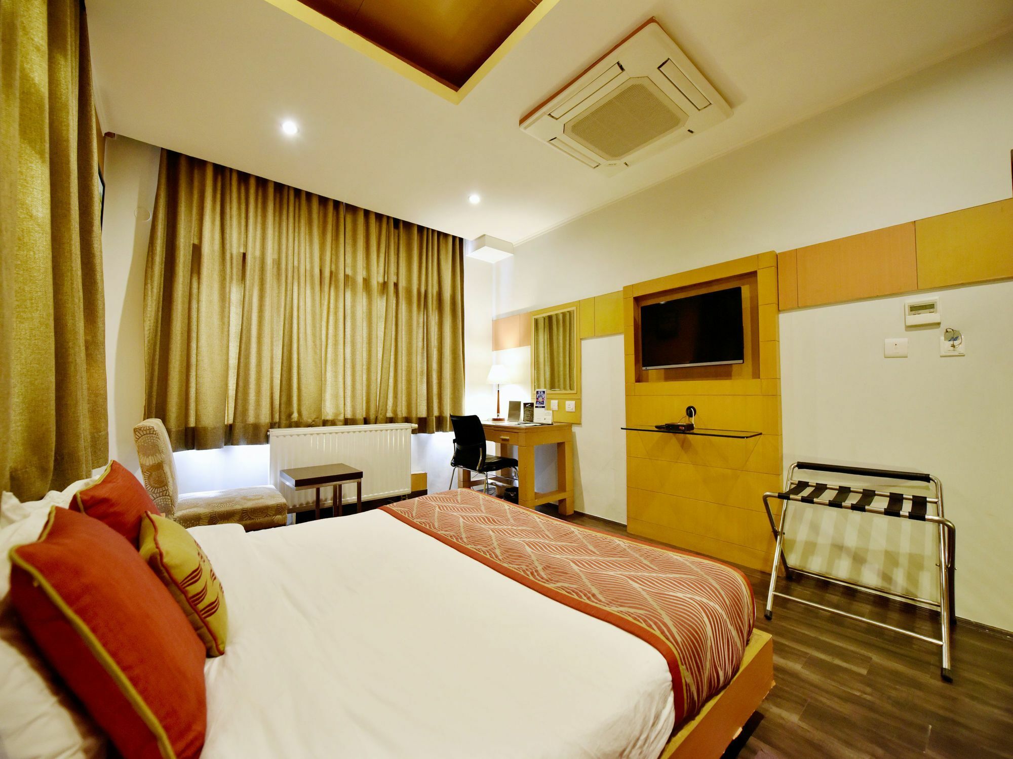 Hotel Oyo 12325 River Country