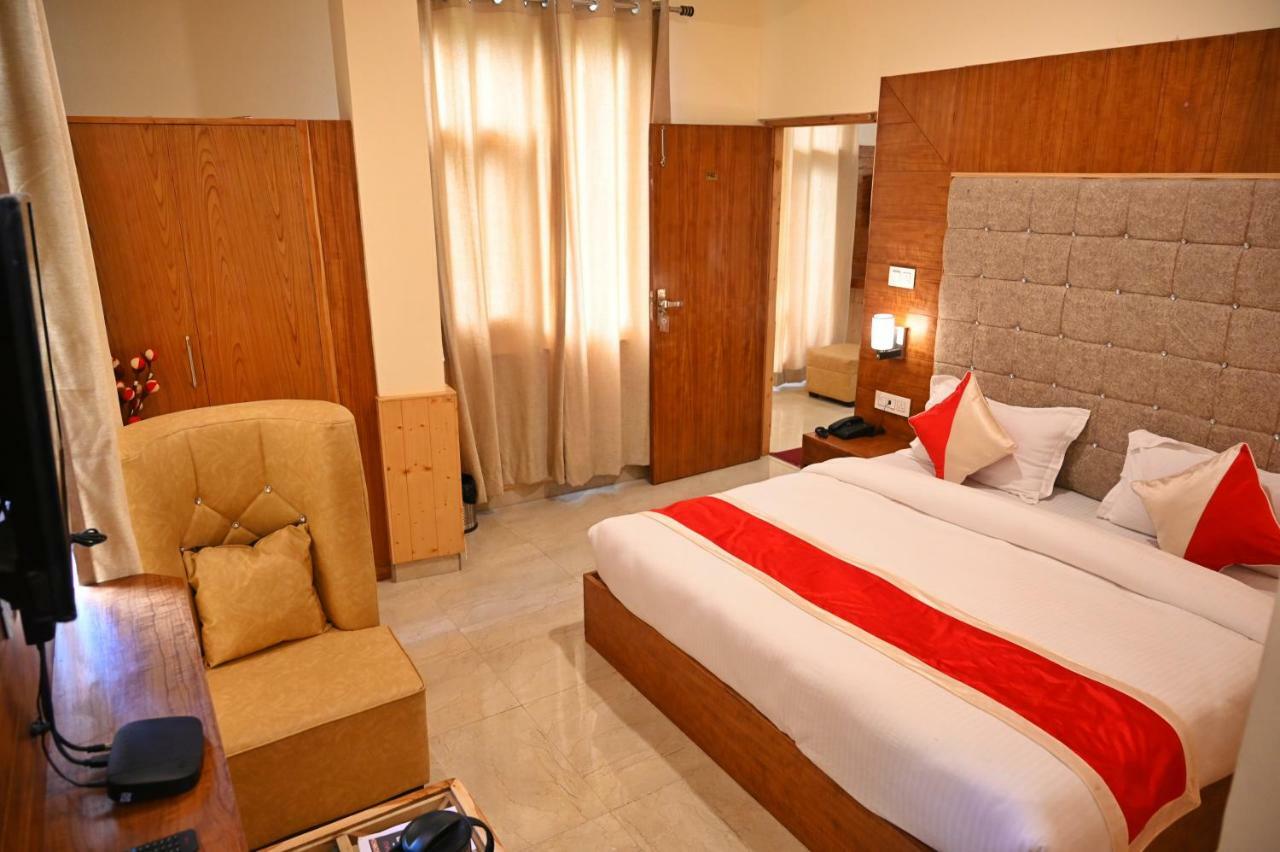 Highq Hotel 3*