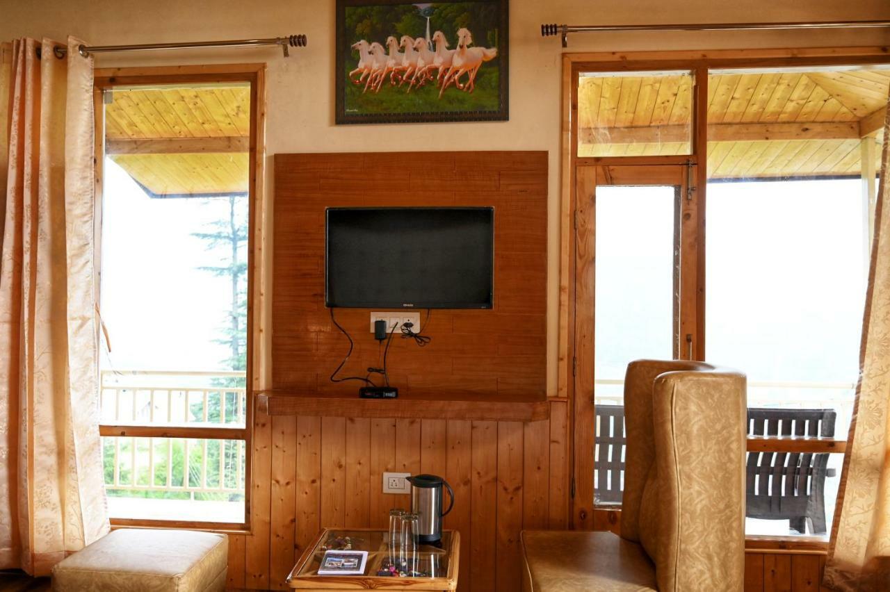 Highq Hotel Manali (Himachal Pradesh)