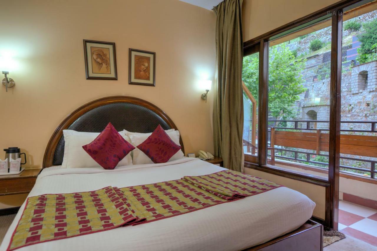 Palette - The River Crescent Hotel