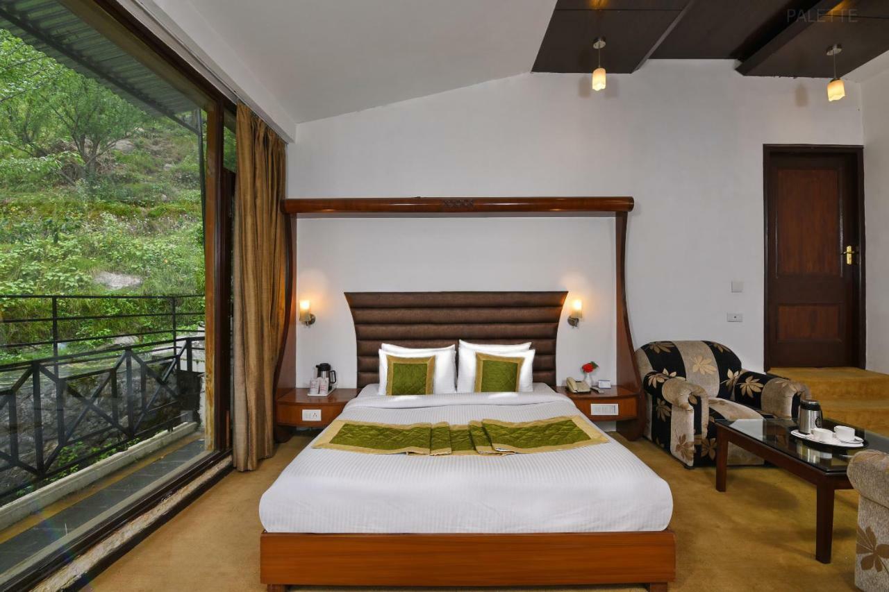 Palette - The River Crescent Manali (Himachal Pradesh)