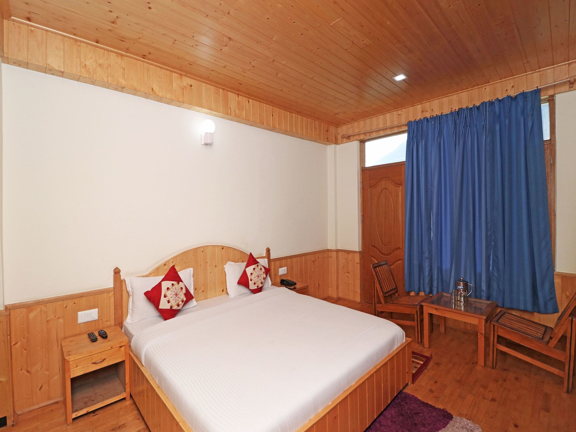 Oyo 13697 Exotic Hill View Naggar Road Hotel