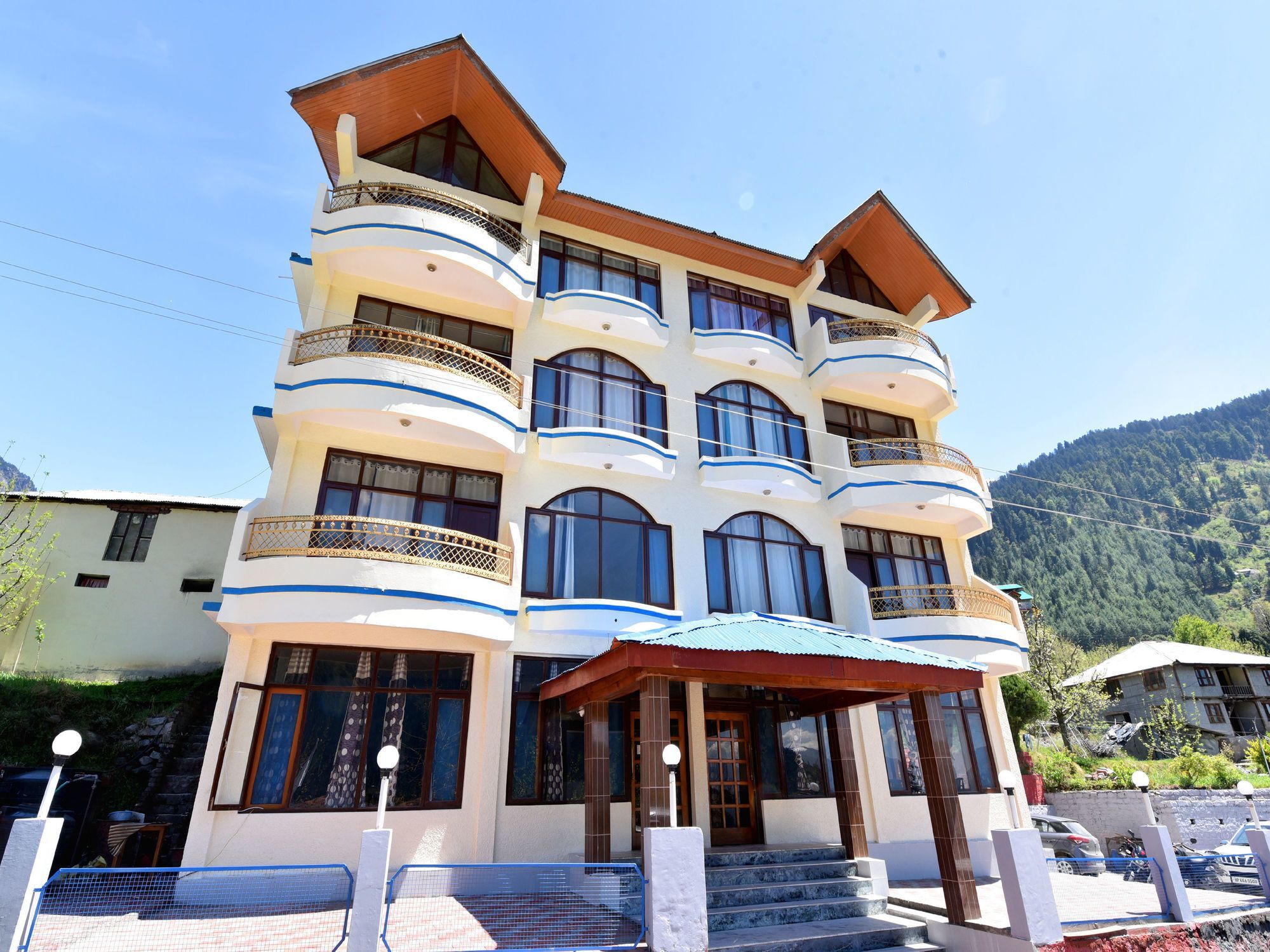 Oyo 12506 Zara And 3* Manali (Himachal Pradesh)