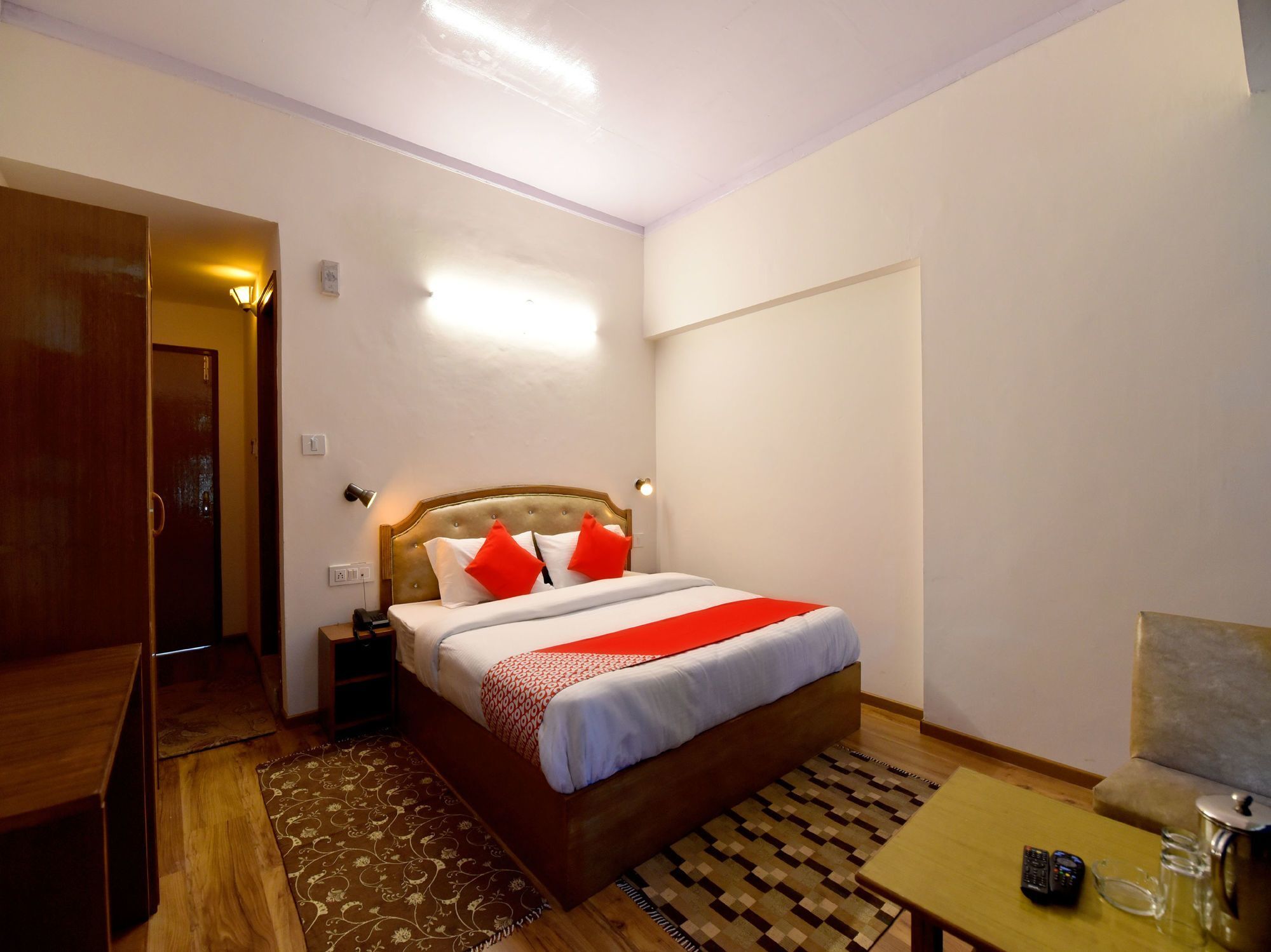 Oyo 12506 Zara And Hotel Manali (Himachal Pradesh)