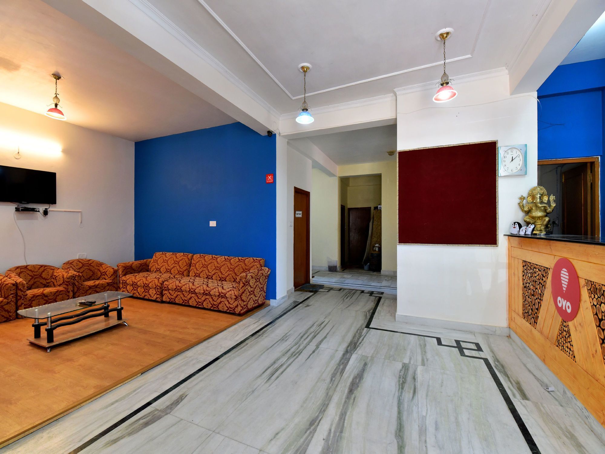 Hotel Oyo 12506 Zara And 3*