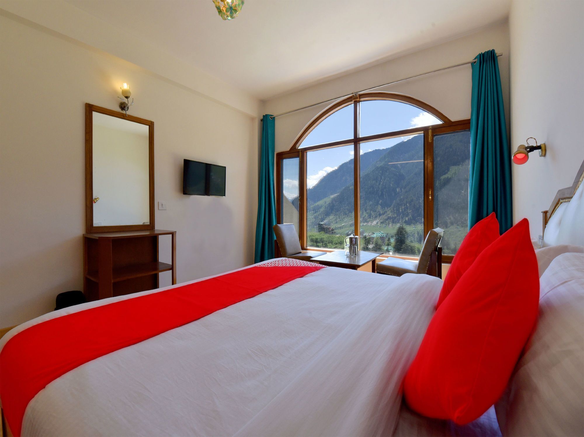 Hotel Oyo 12506 Zara And 3*