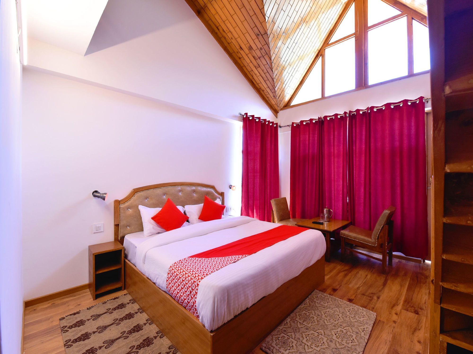 Oyo 12506 Zara And Hotel Manali (Himachal Pradesh)