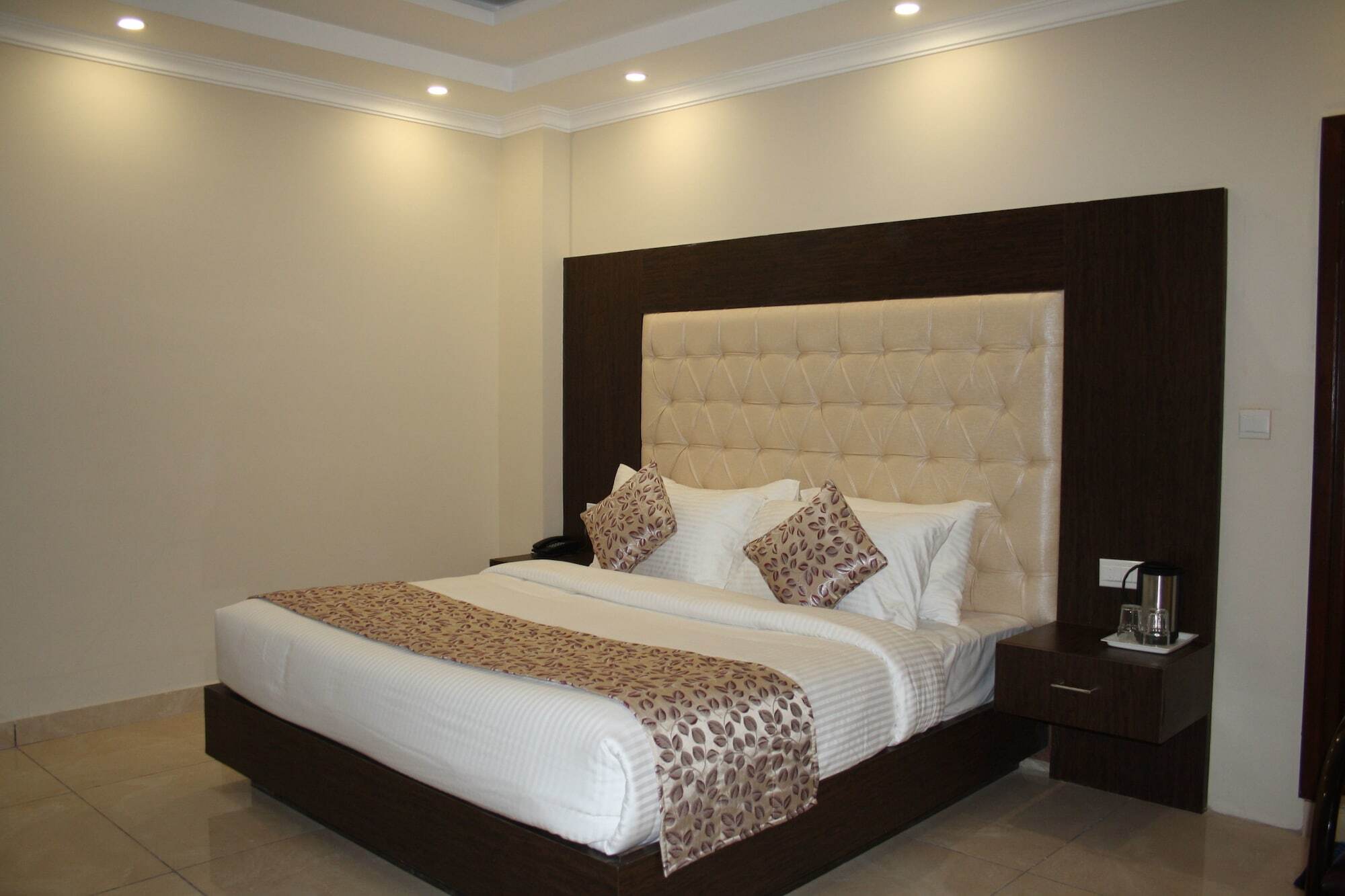 Regenta Place Leaf Manali- A Centrally Heated Hotel 4*