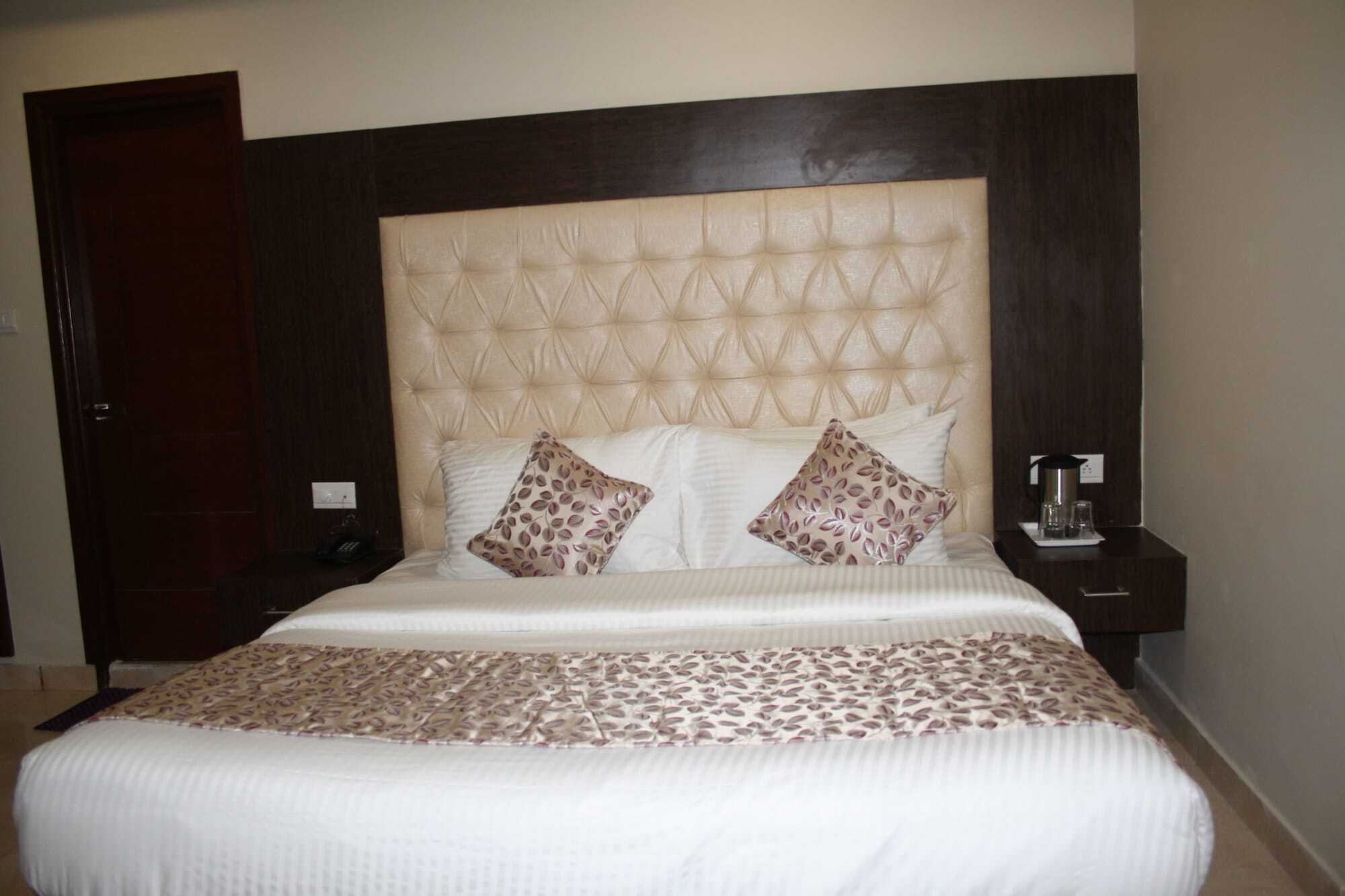 Hotel Regenta Place Leaf Manali- A Centrally Heated