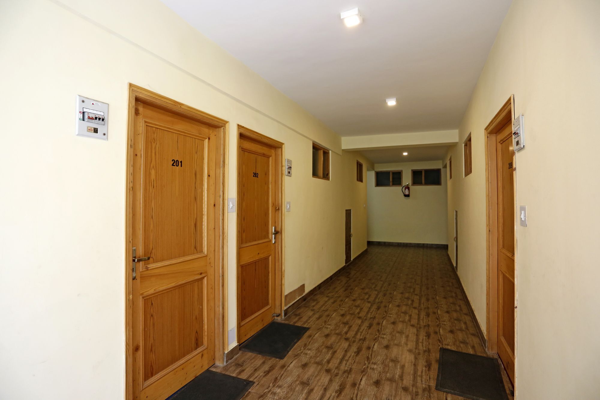 Oyo 147 Hadimba Temple Road Hotel