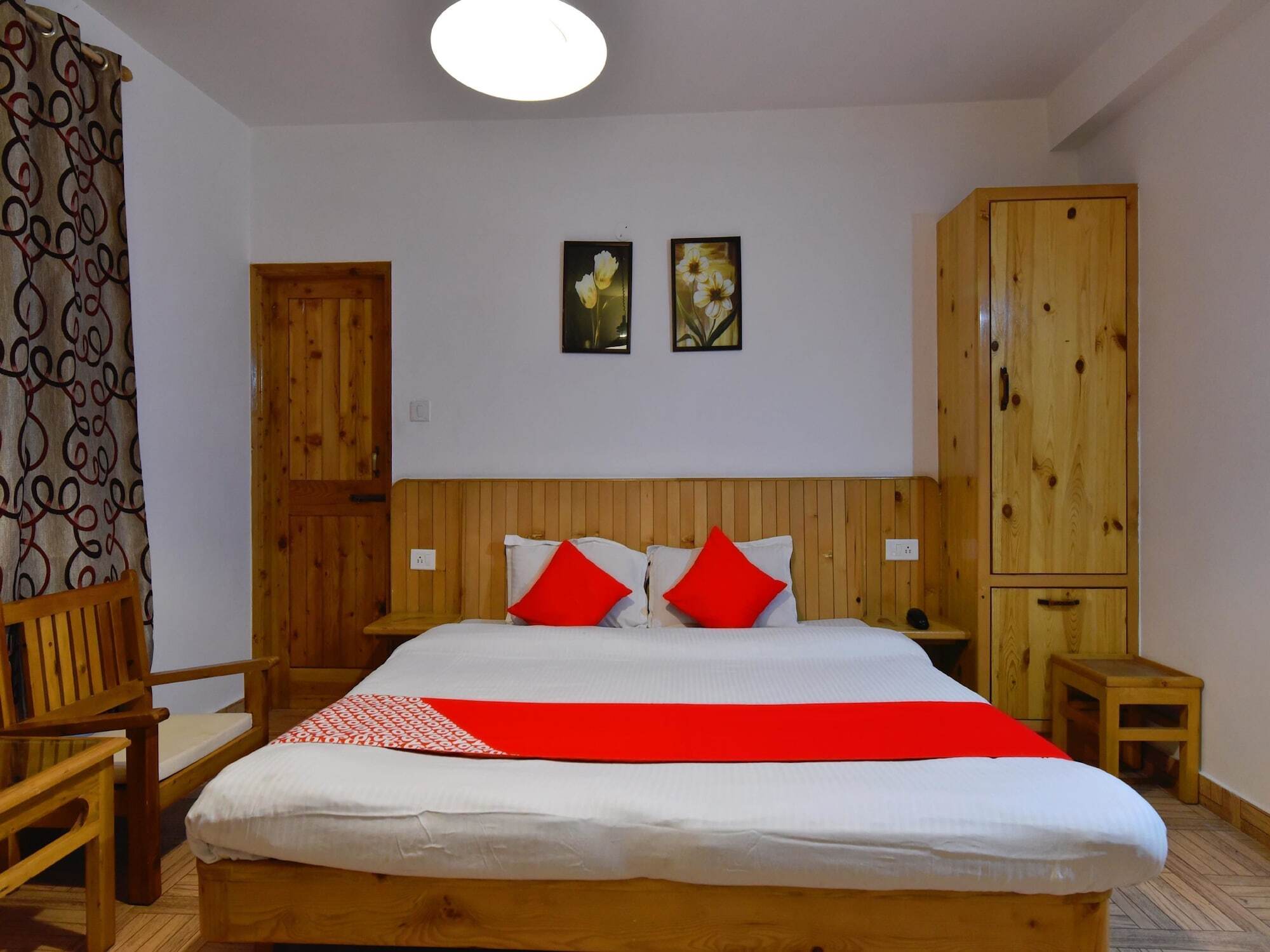 Oyo 13464 Kanchanikoot Hotel