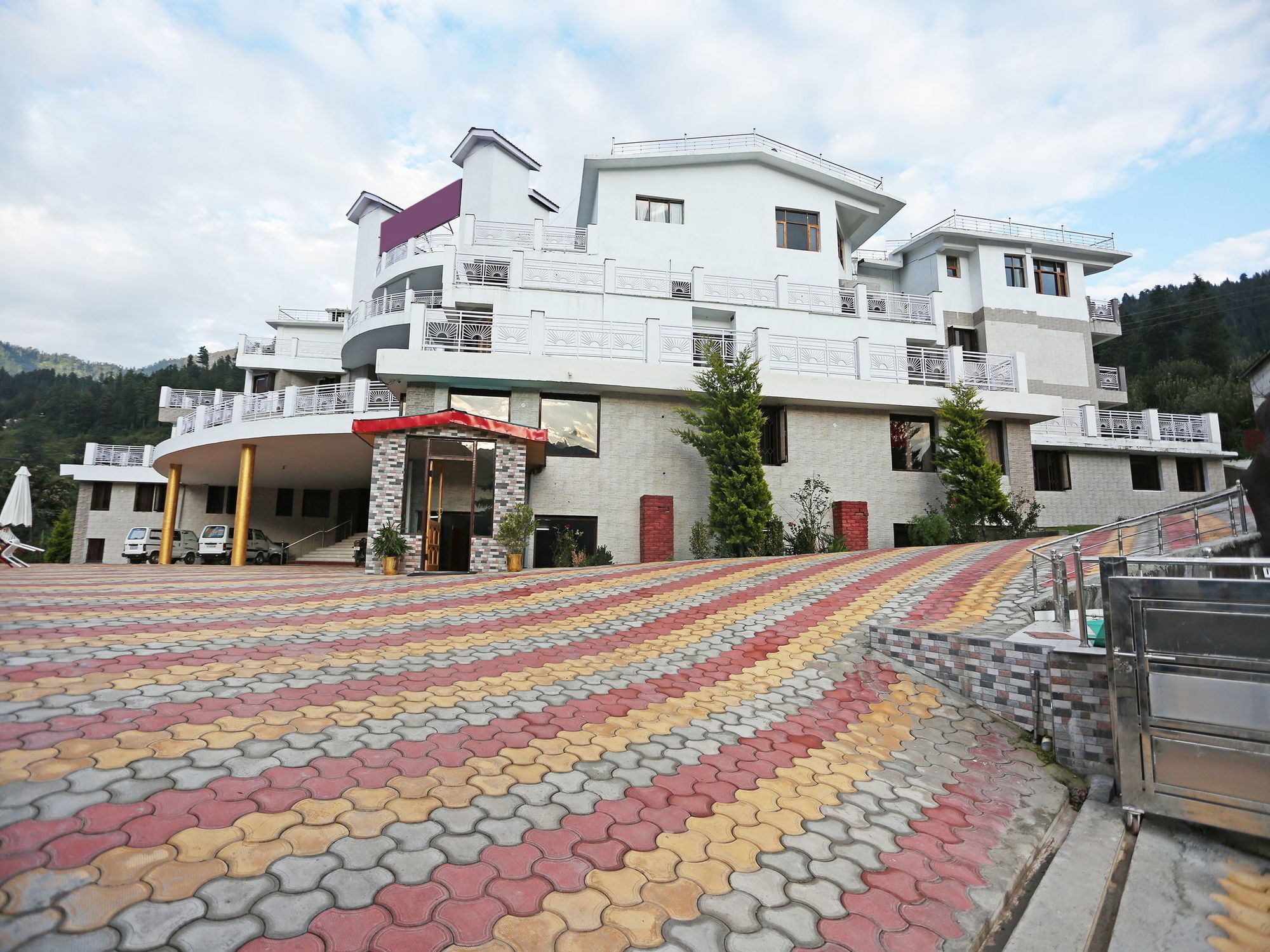 Oyo 9636 Yugrishi Anandam Hotel Manali (Himachal Pradesh)