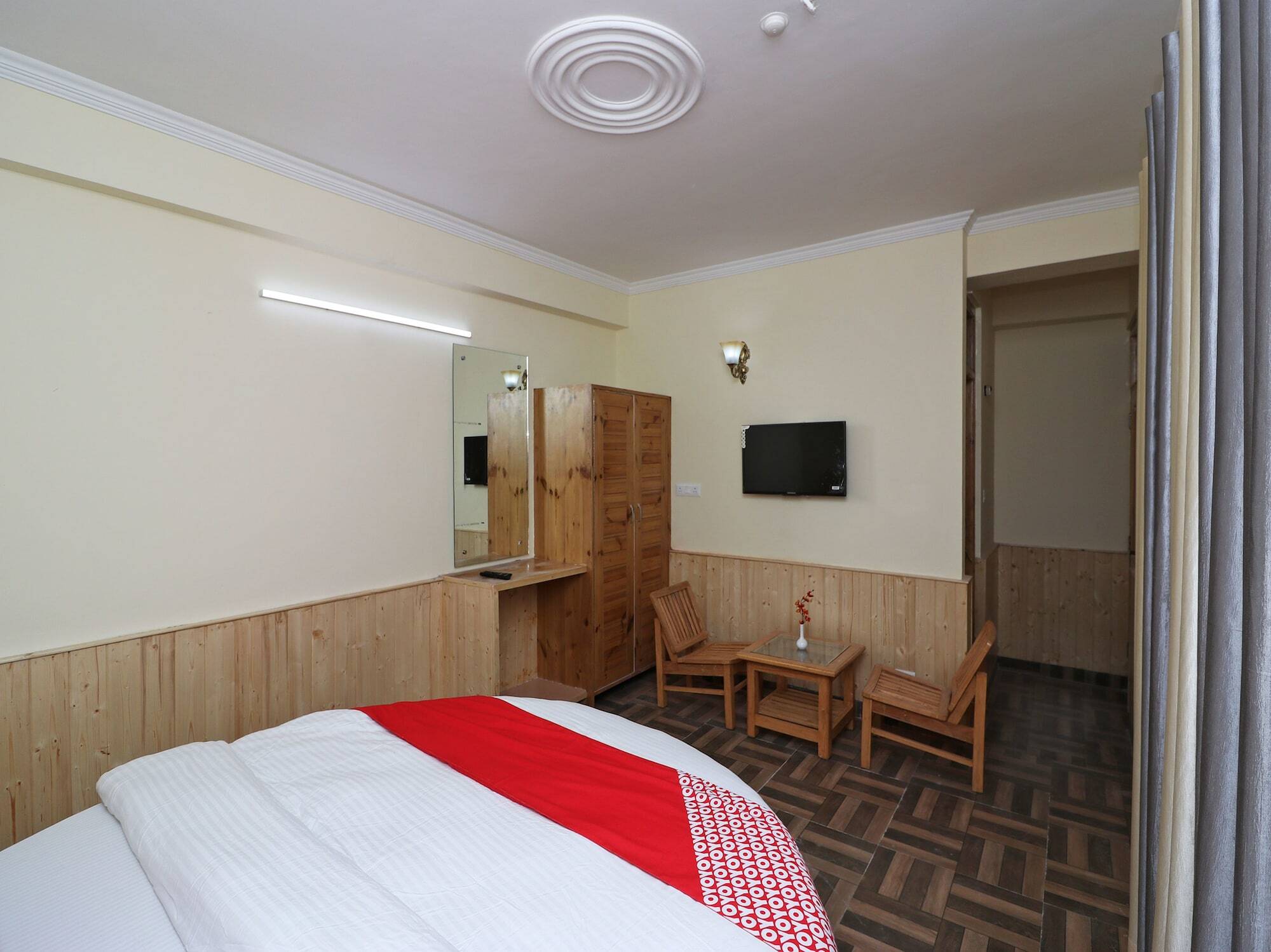 Oyo 13715 Exotic River View Naggar Road Apartment Manali (Himachal Pradesh)