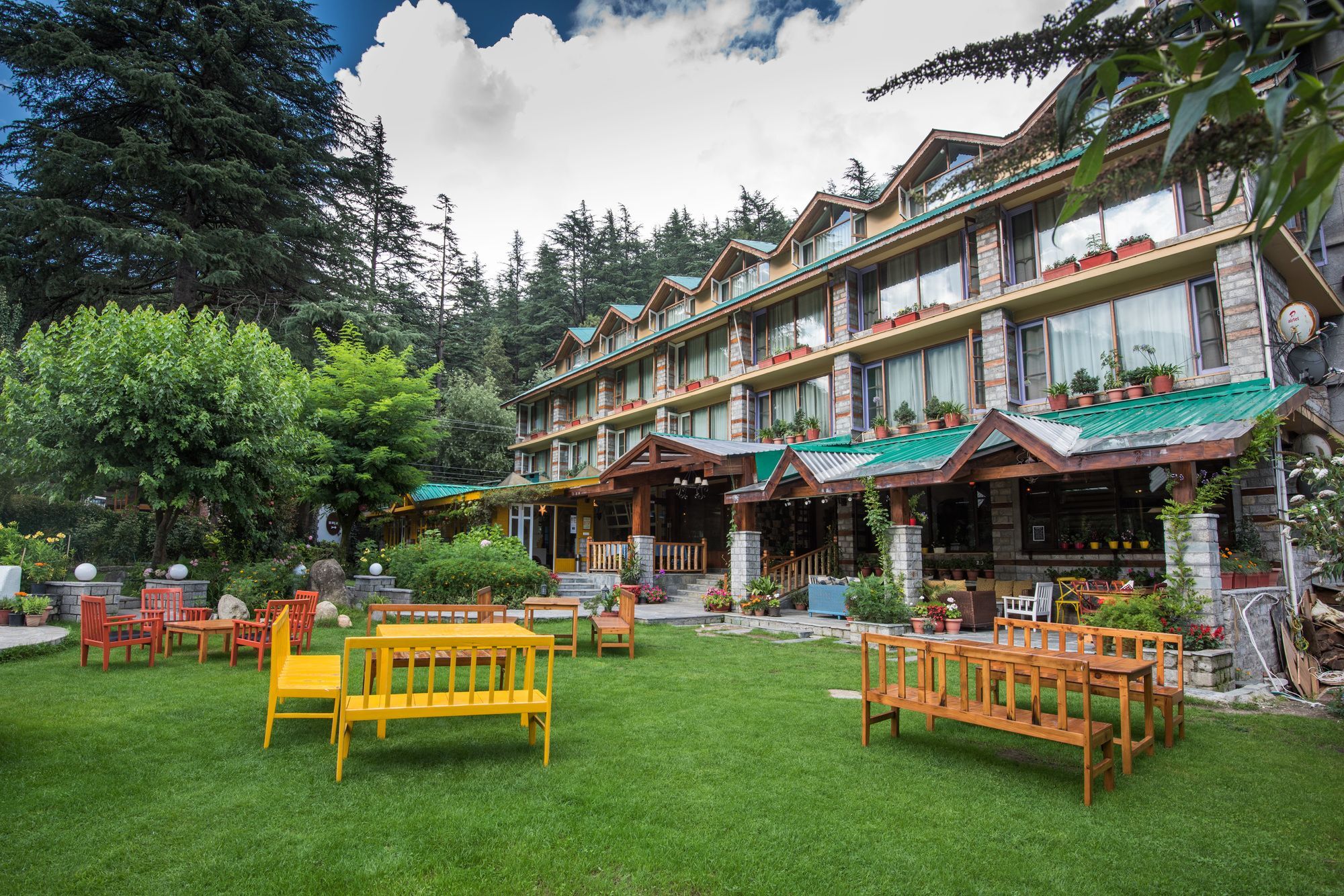 Johnson & 3* Manali (Himachal Pradesh)