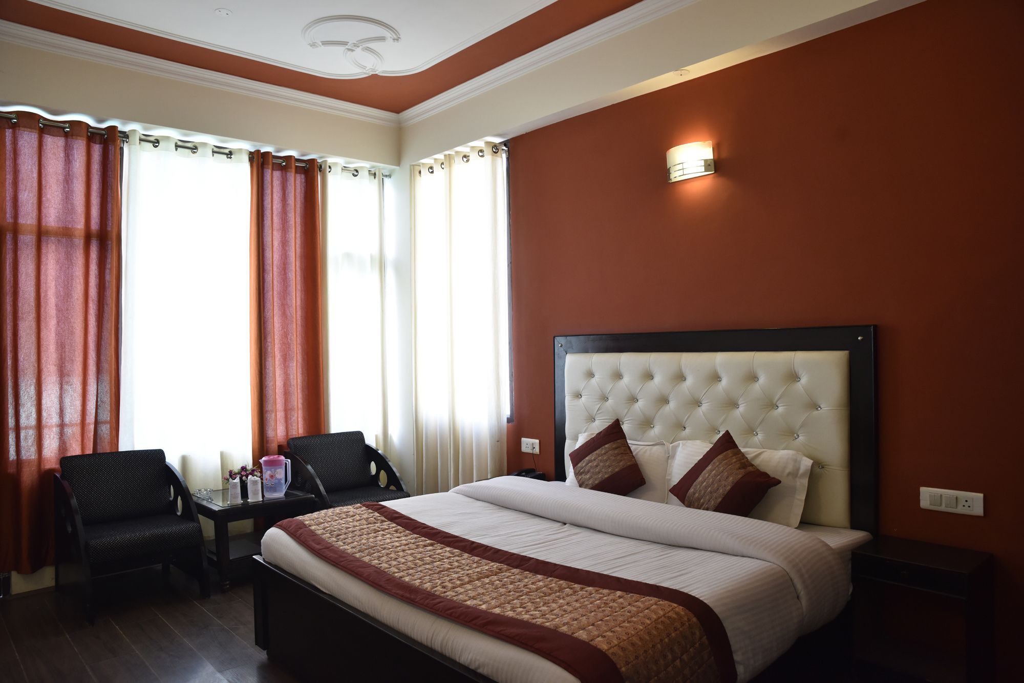 Oyo 10186 Holidays Hotel 3*