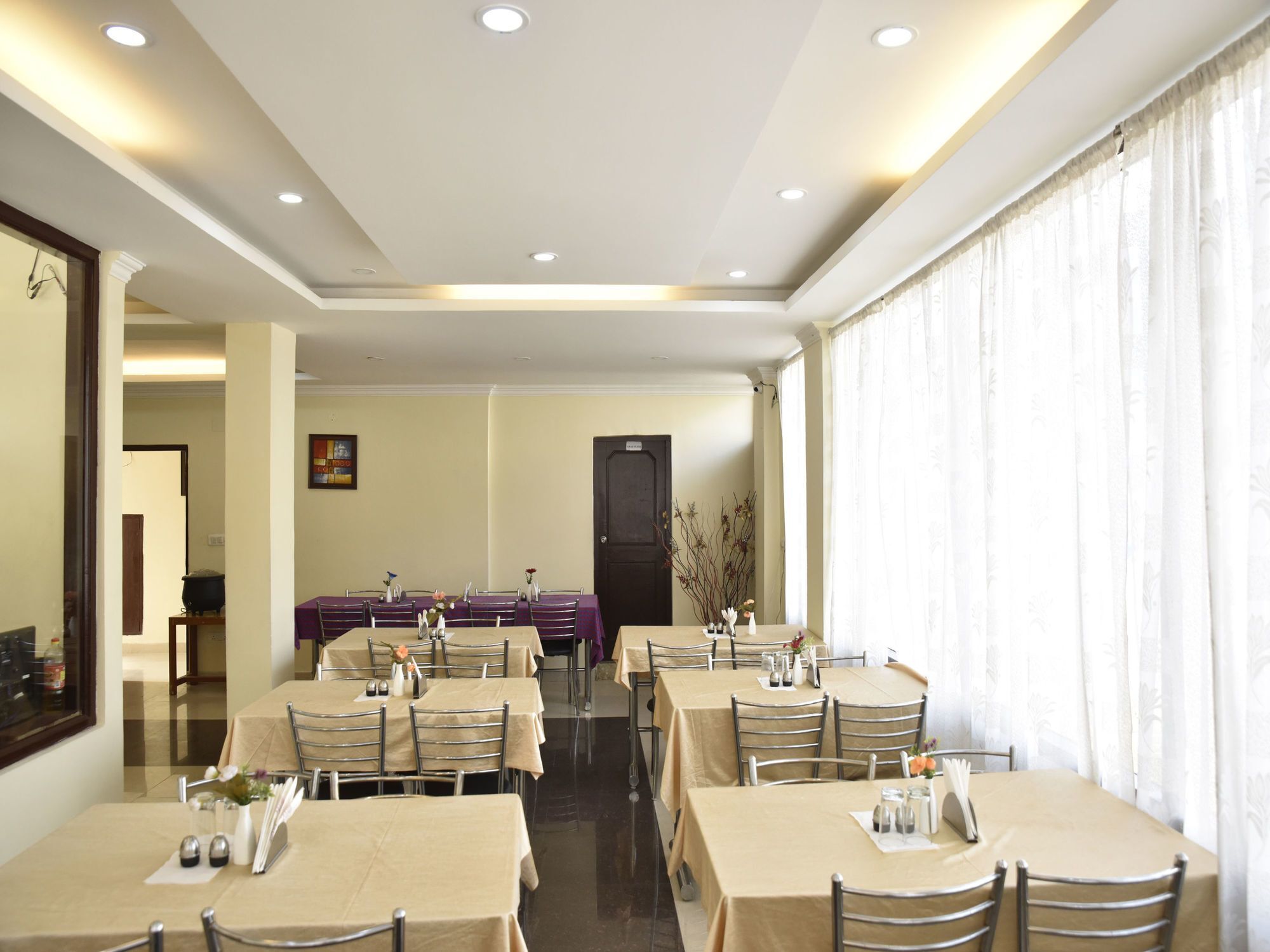 Hotel Oyo 10186 Holidays