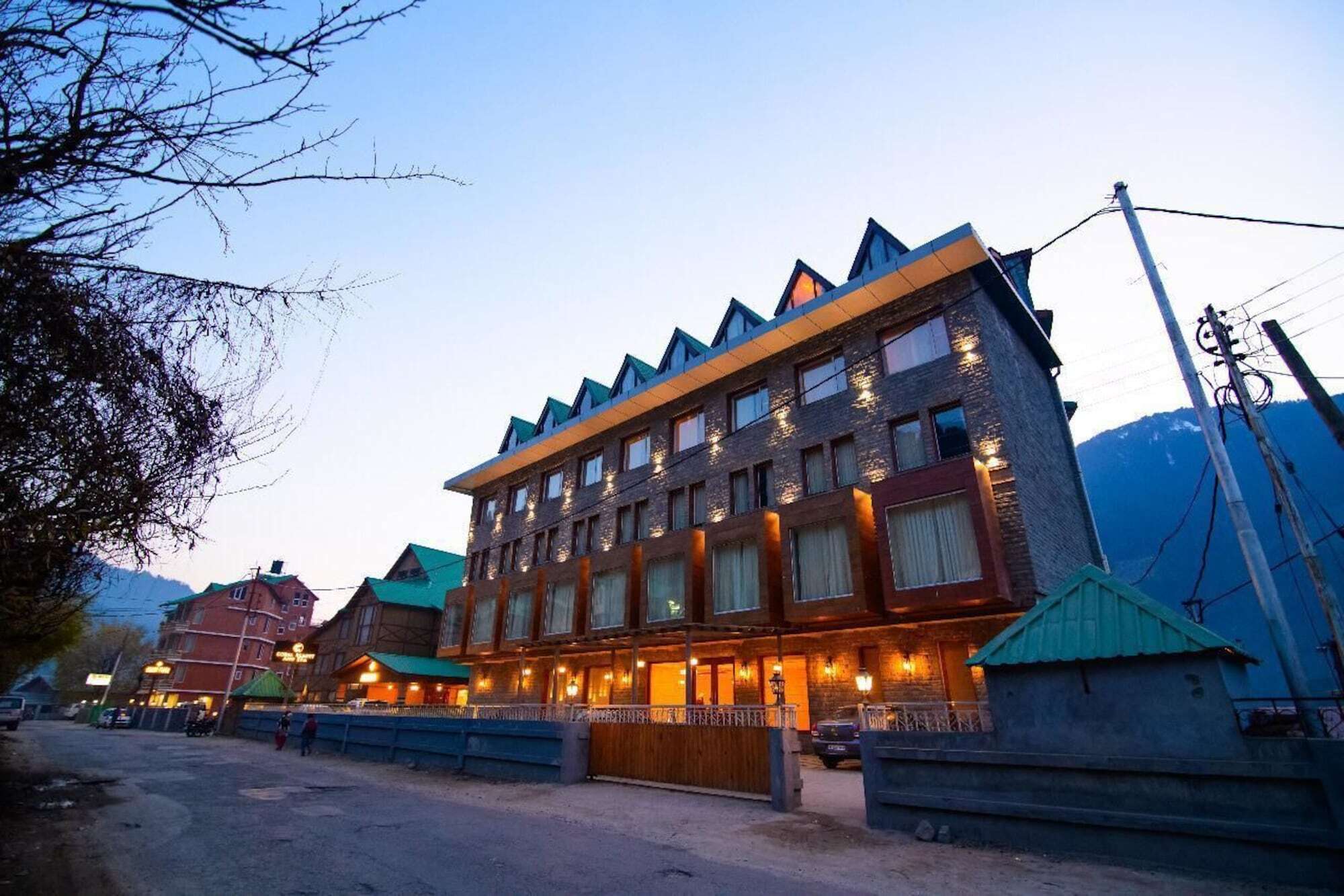 Coral And Hotel Manali (Himachal Pradesh)