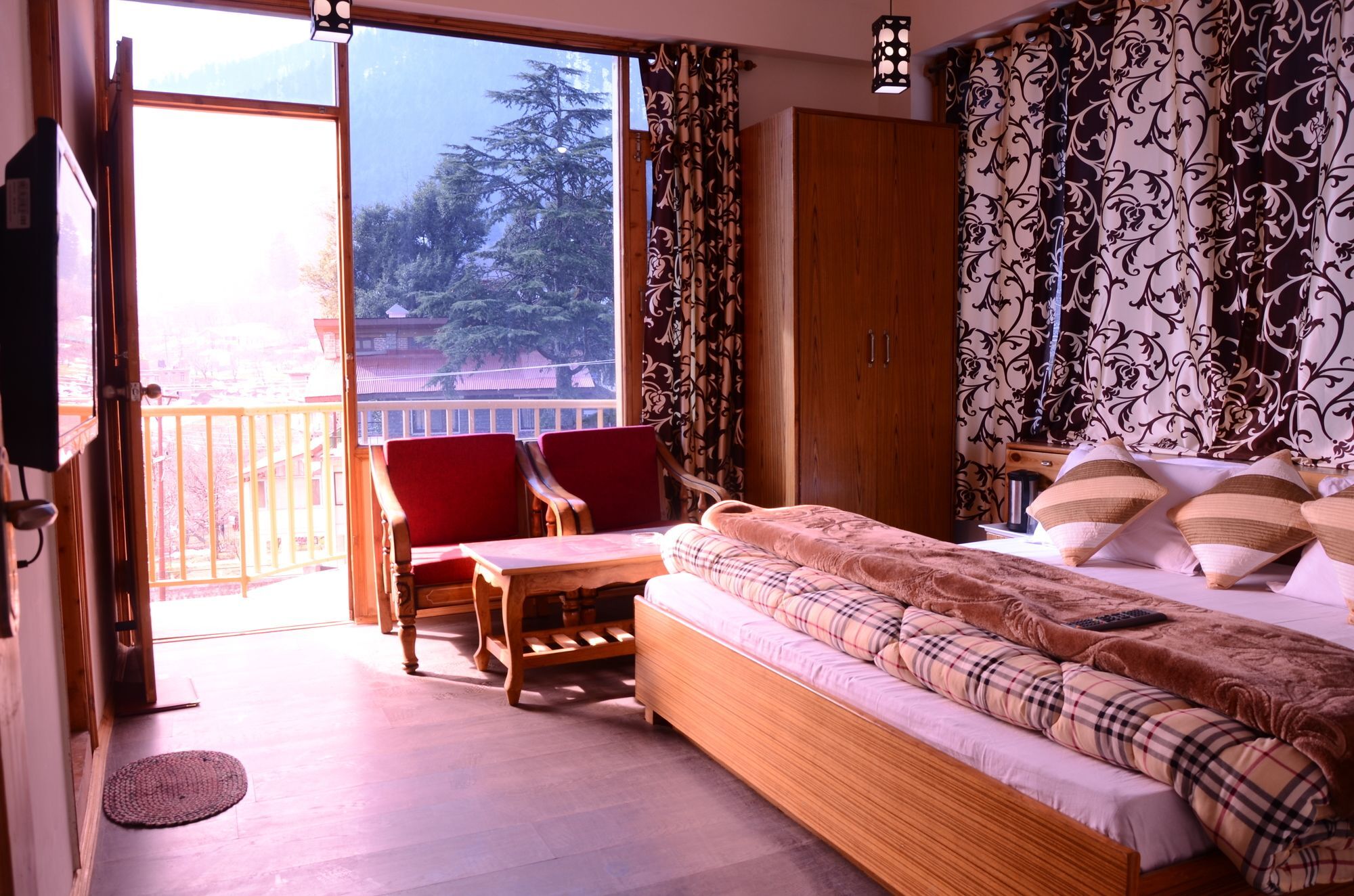 Hotel Utopia &