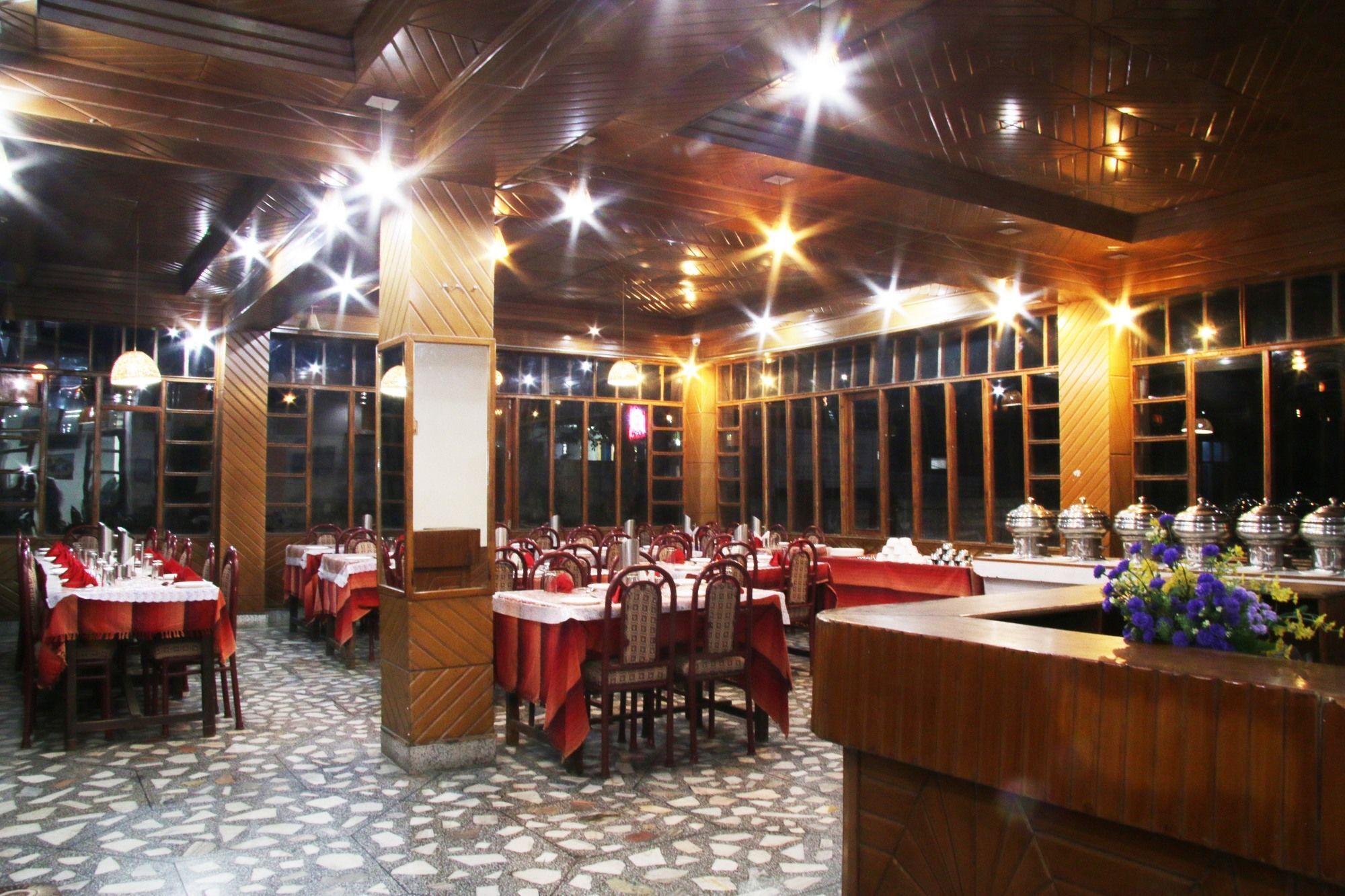 Hotel Utopia & Manali (Himachal Pradesh)